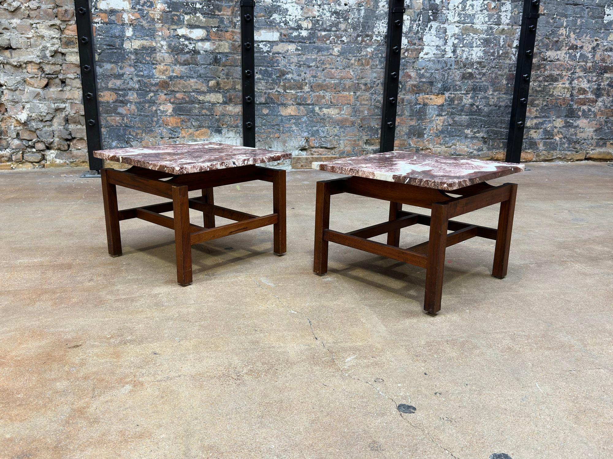 Mid-20th Century Pair Calacatta Vagli Rosato Marble Side/End Tables, Style of Jens Risom 1960