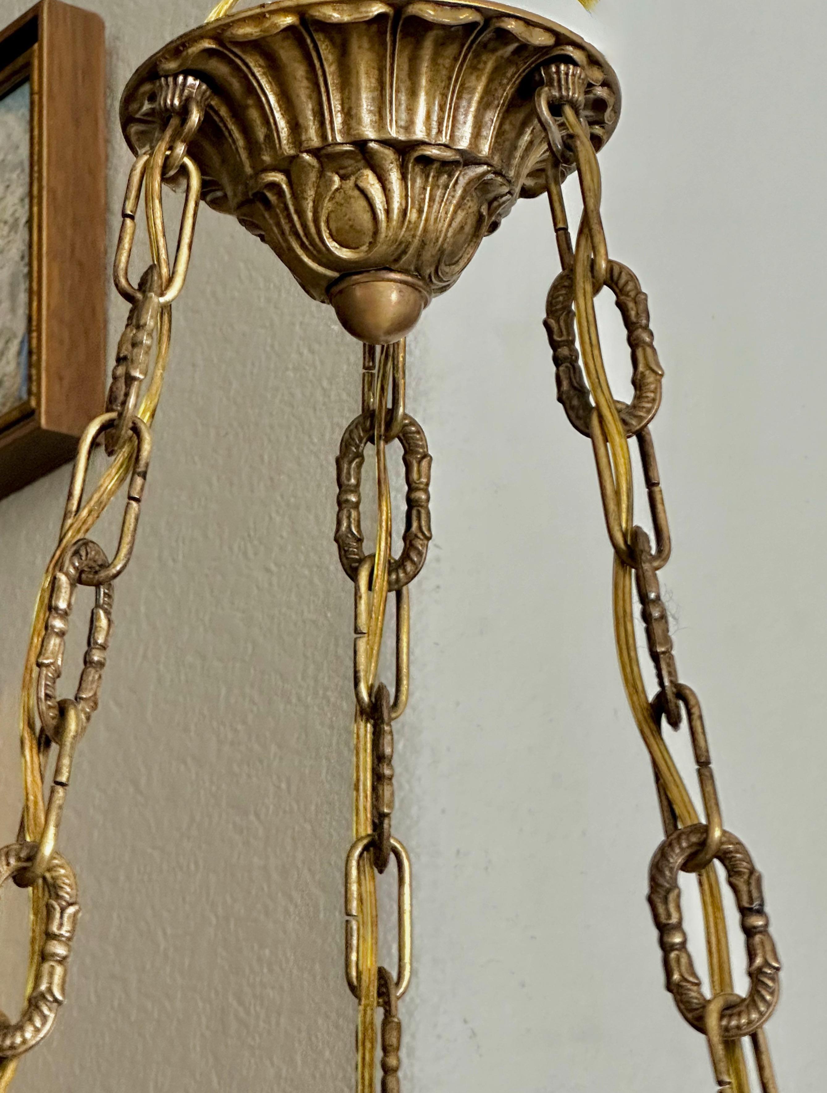 Paire de lustres pendants néoclassiques Caldwell en albâtre sculpté en vente 7