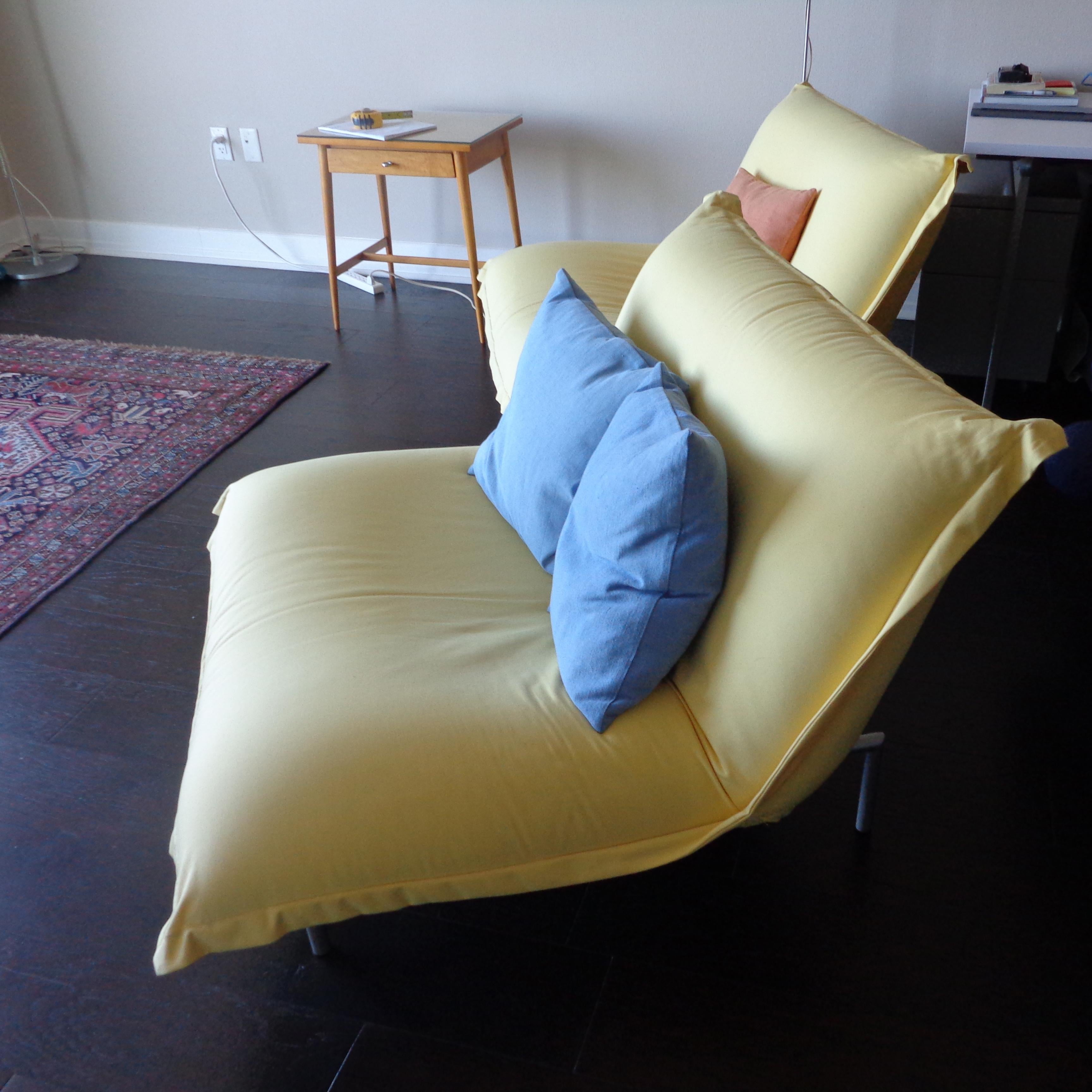 Moderne Paire de chaises longues Calin de Pascal Mourgue pour Ligne Roset