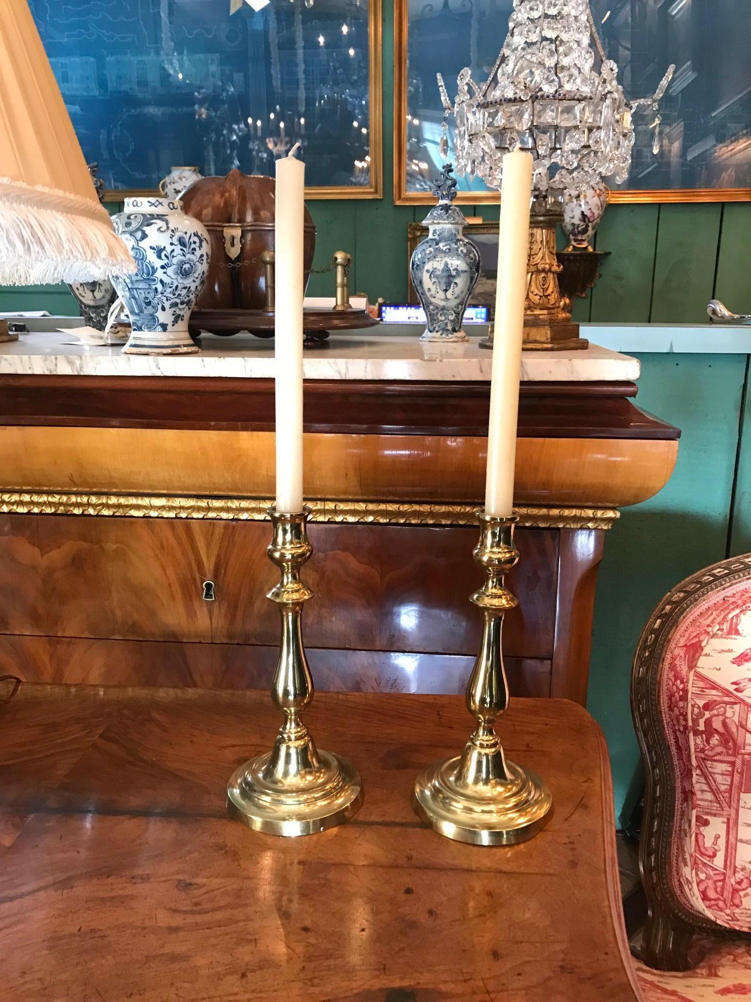 Pair Candlesticks Candleholder Light in Brass Antique Object Decorative Accent . A very beautiful simple pair of late 19th-early 20th century candleholders candlesticks in brass. The mirroring Work with the multiple layers and lines from the bobeche