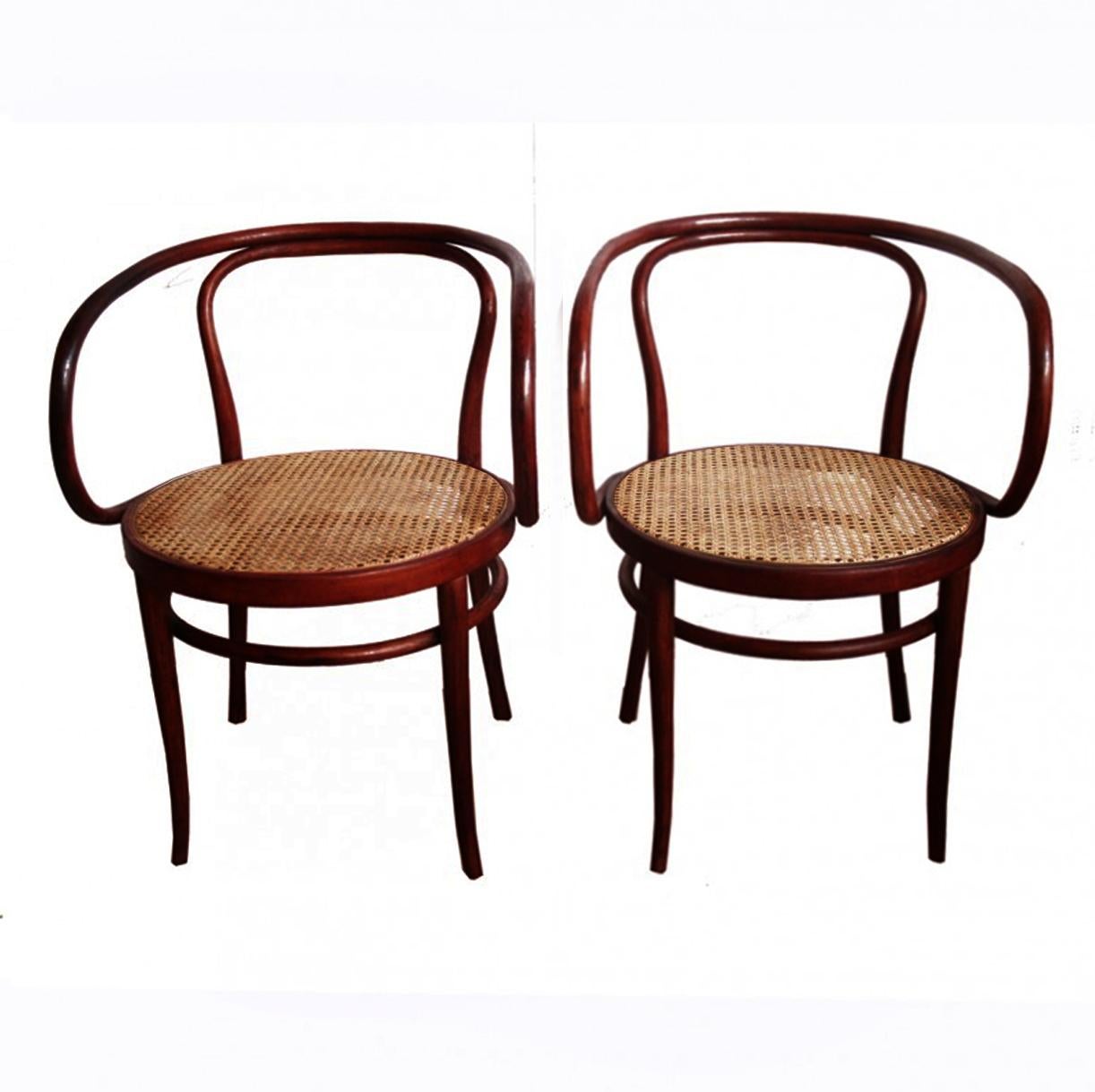 Pair of chairs after Thonet, from the years between 1955-1965.

This is Le Corbusier's favorite chair and one of the favorite designs of architects and designers.

Unfortunately it has no label but it is in perfect condition, with minimal wear and a