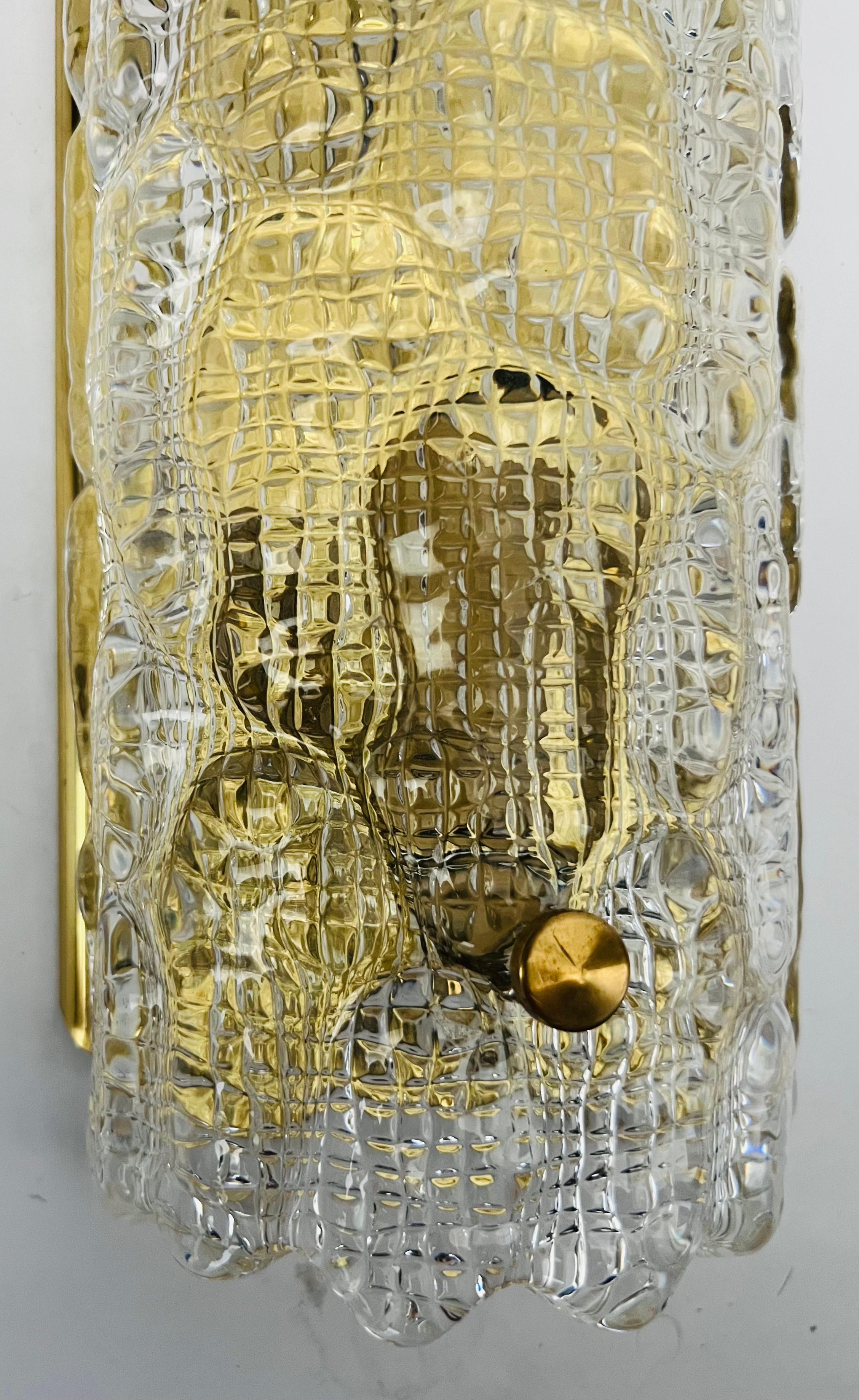 Mid-Century moderno Coppia di lampade da parete in cristallo Carl Fagerlund Orrefors 1950, metà del secolo scorso. in vendita