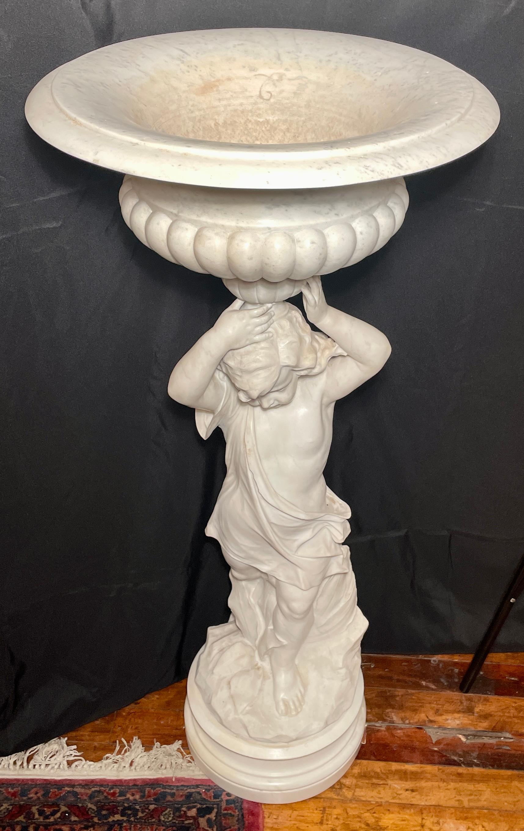 Pair Carved Carrara Marble Bird Baths w/ Classic Designed Figures, circa 1900-10 In Good Condition For Sale In New Orleans, LA