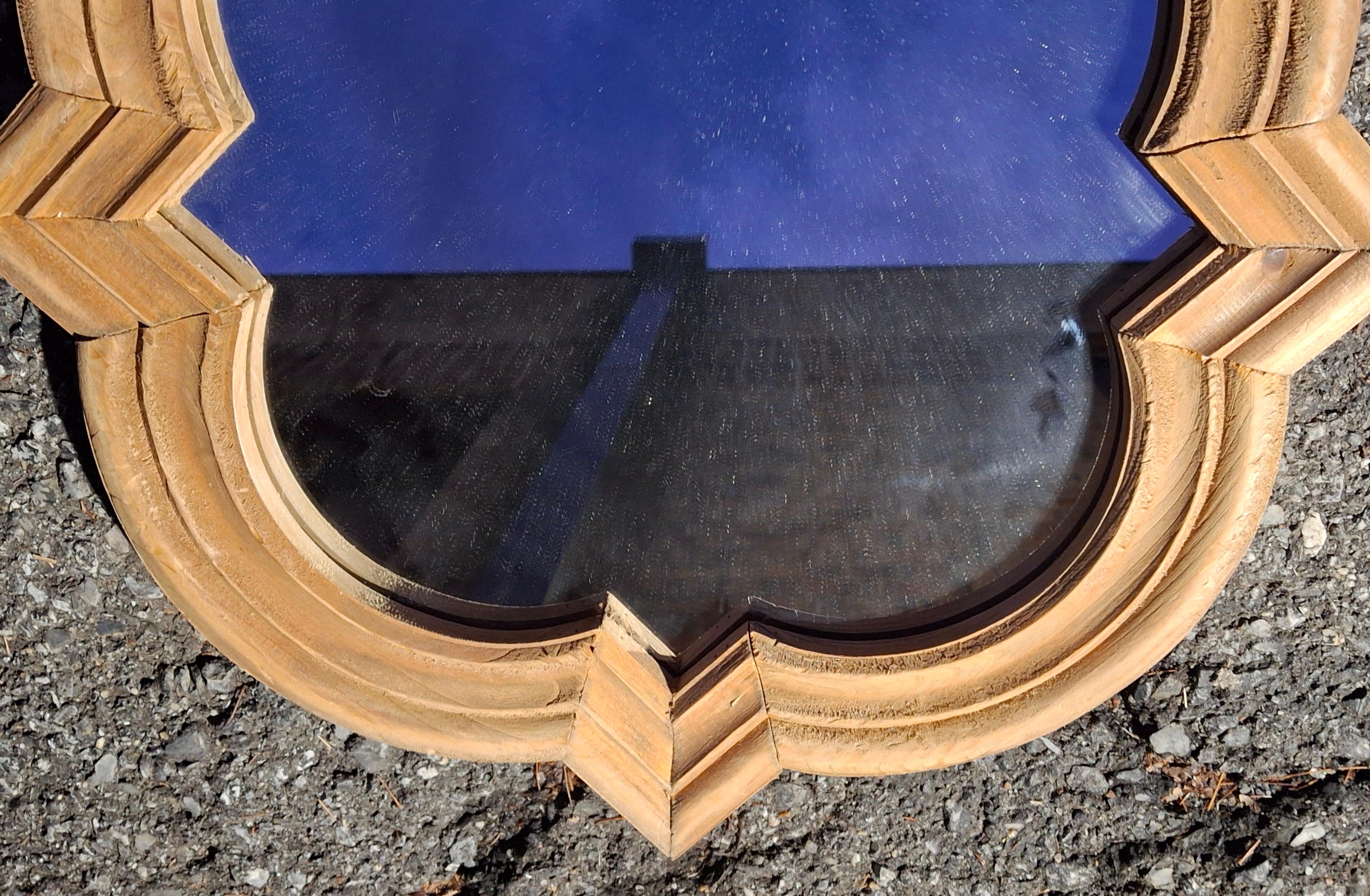 Sculpté Paire de miroirs en pin anglais brut sculpté en vente