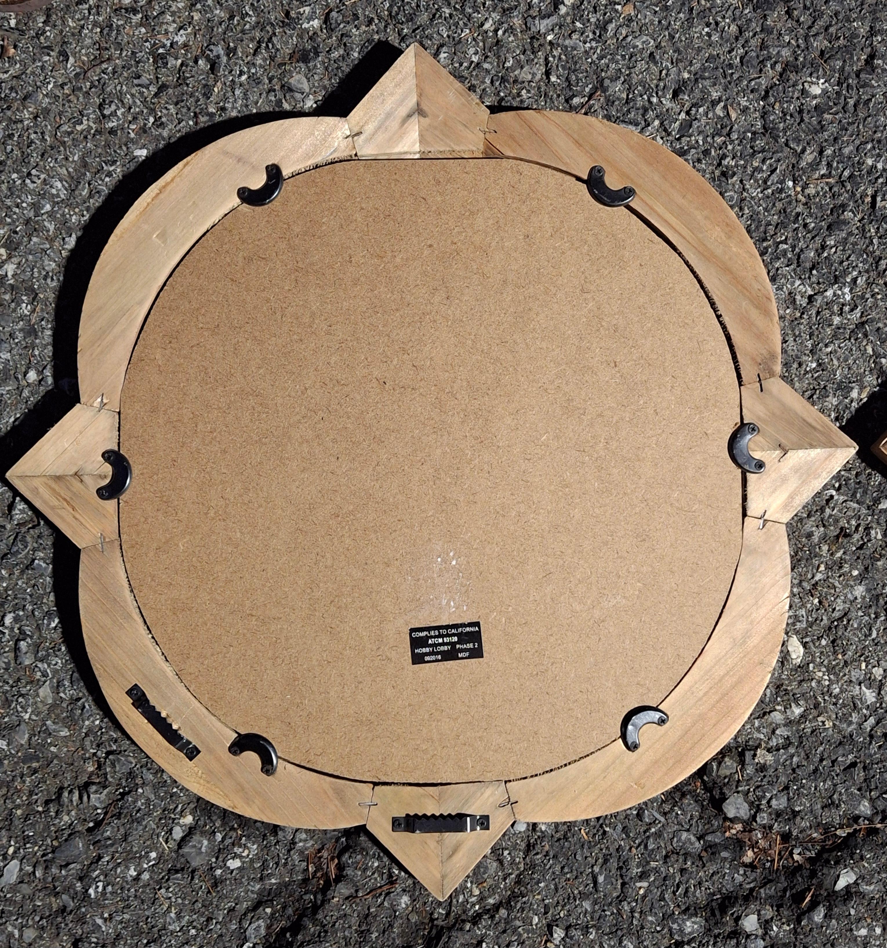 Miroir Paire de miroirs en pin anglais brut sculpté en vente