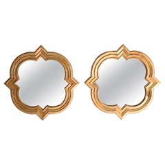 Paar geschnitzte Spiegel aus rohem englischem Kiefernholz