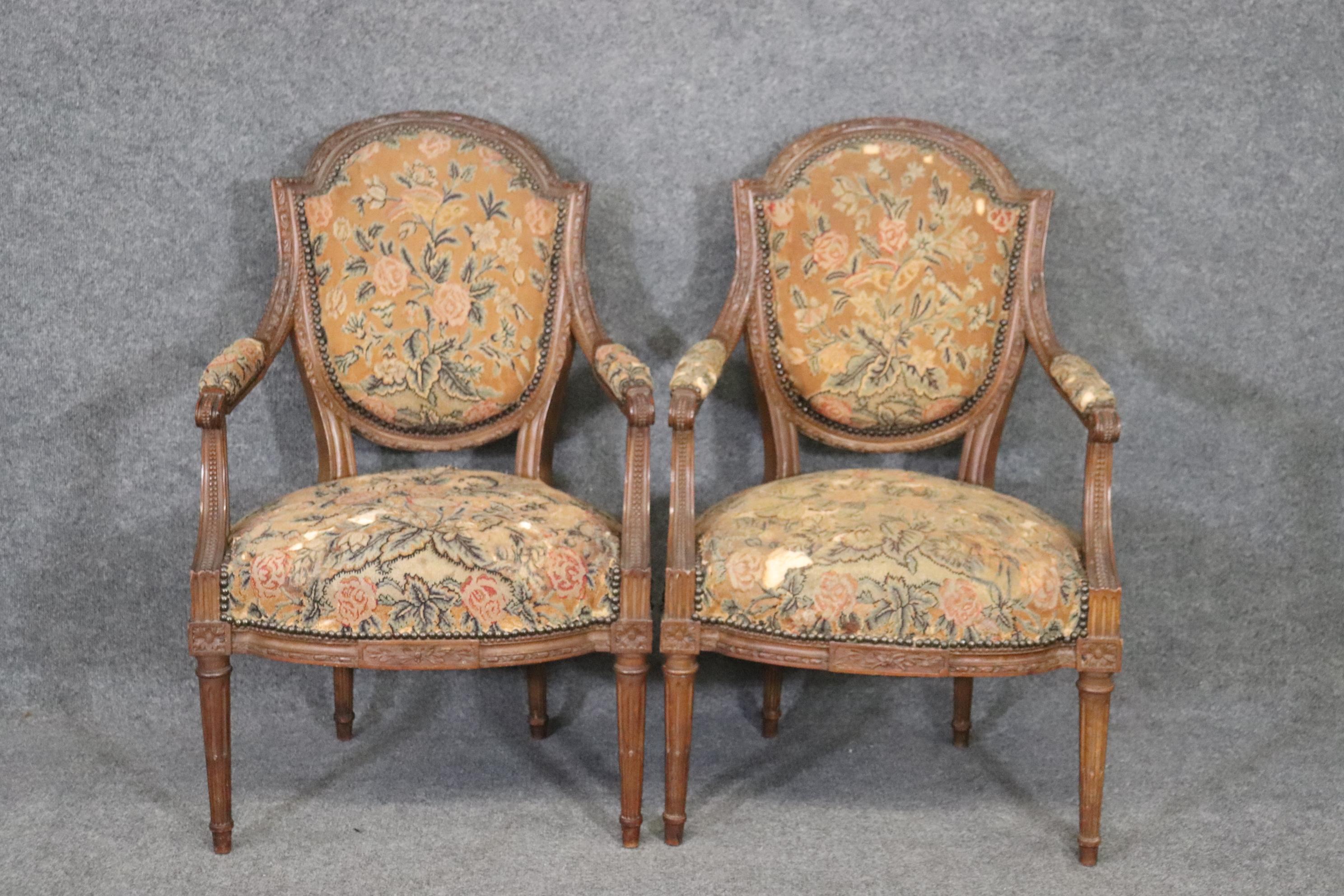 Pair Carved Walnut French Louis XVI Needlepoint Armchairs, Circa 1880 In Good Condition For Sale In Swedesboro, NJ