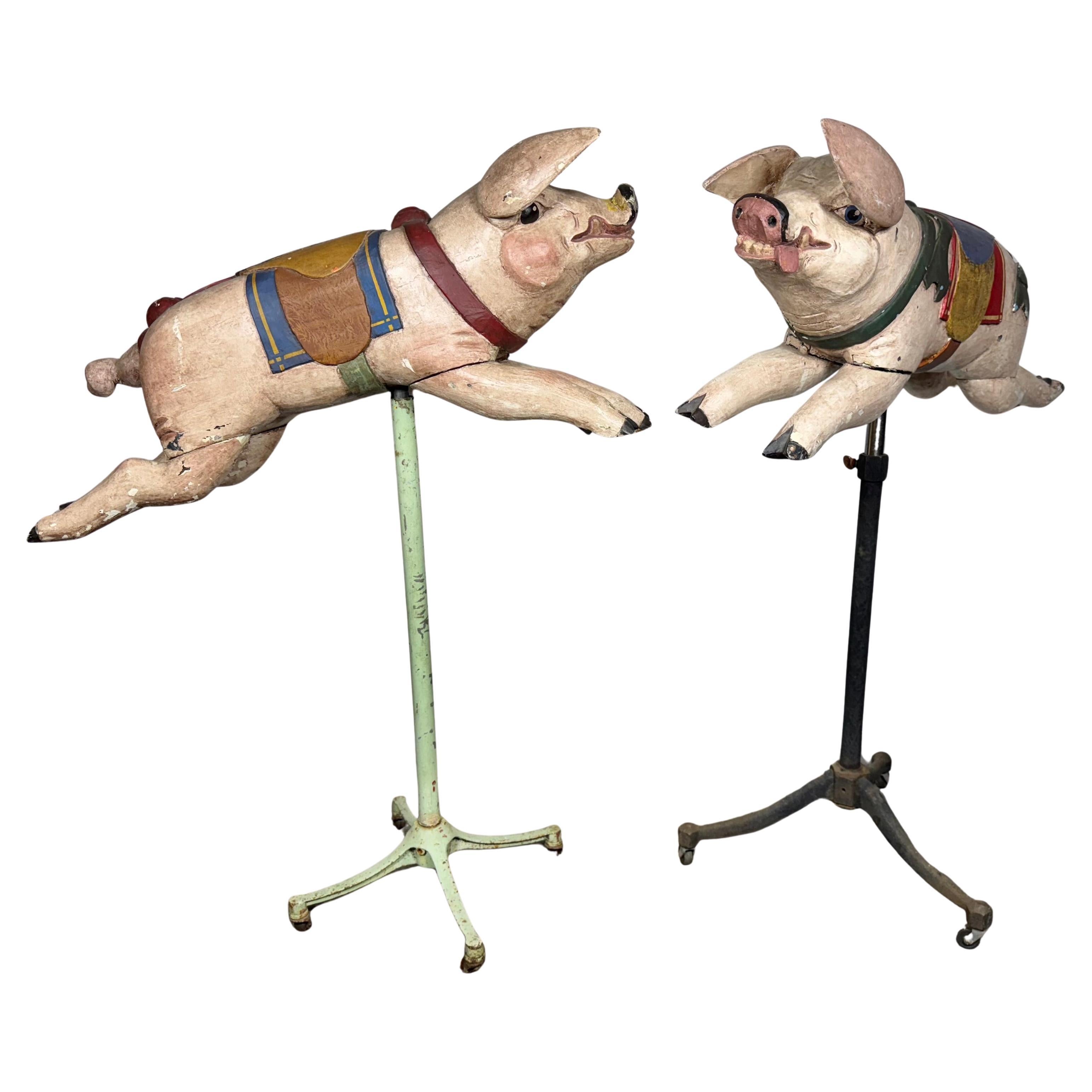 Paire de porteurs de manège en bois sculpté, milieu du 20e siècle, France