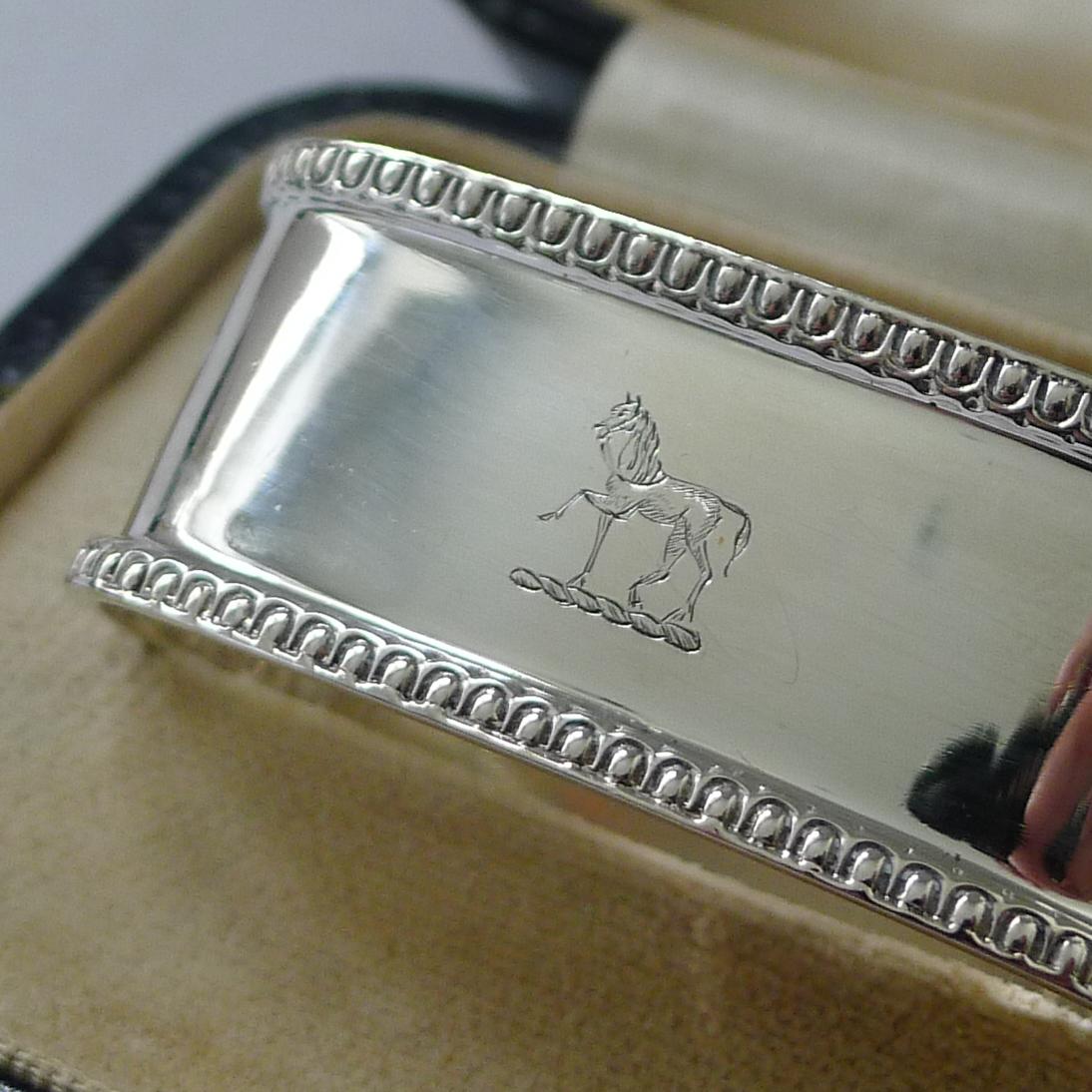 Pair Cased Antique Sterling Silver Napkin Rings by Asprey & Co. In Good Condition For Sale In Bath, GB