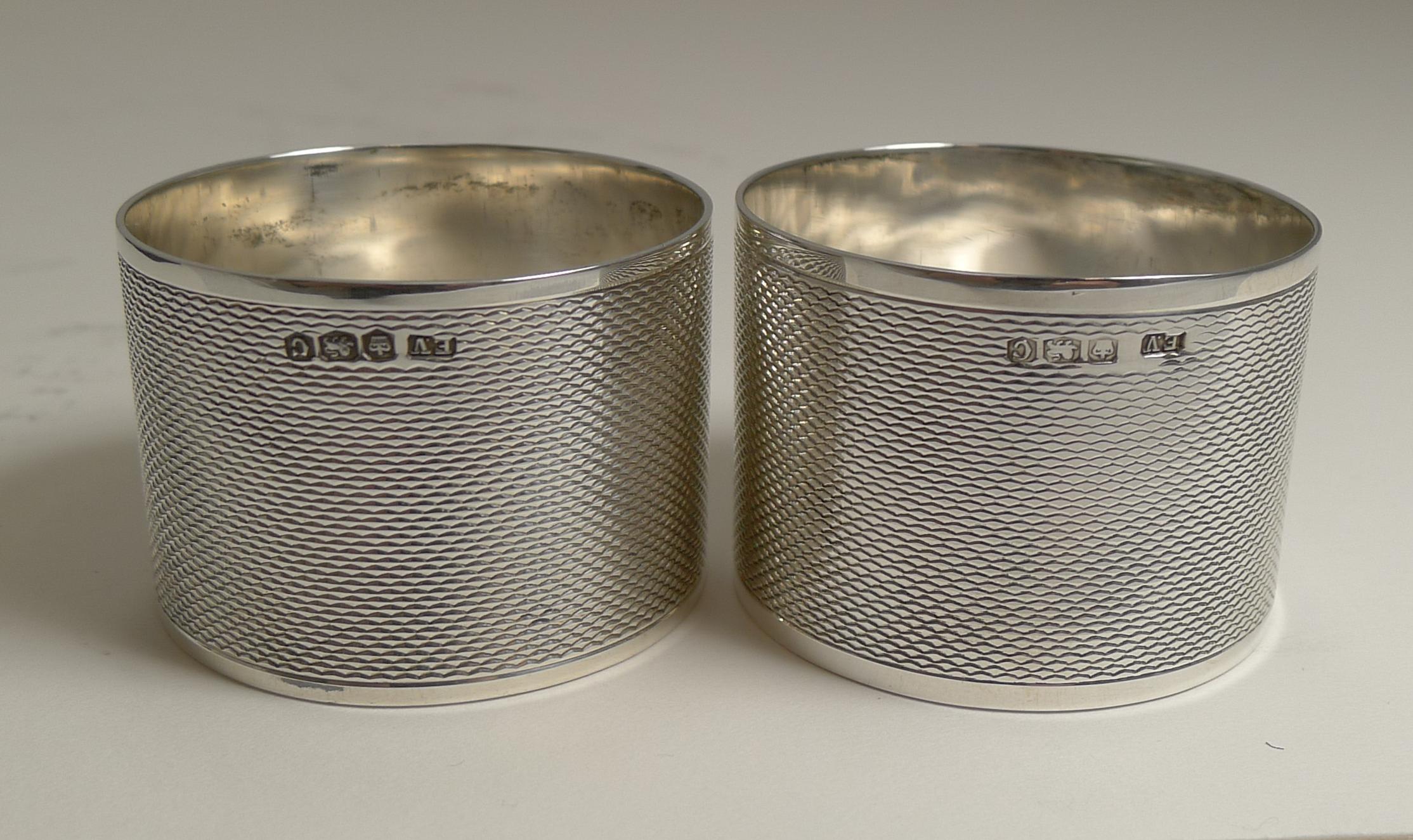 Mid-20th Century Pair of Cased Vintage English Sterling Silver Napkin Rings, 1945