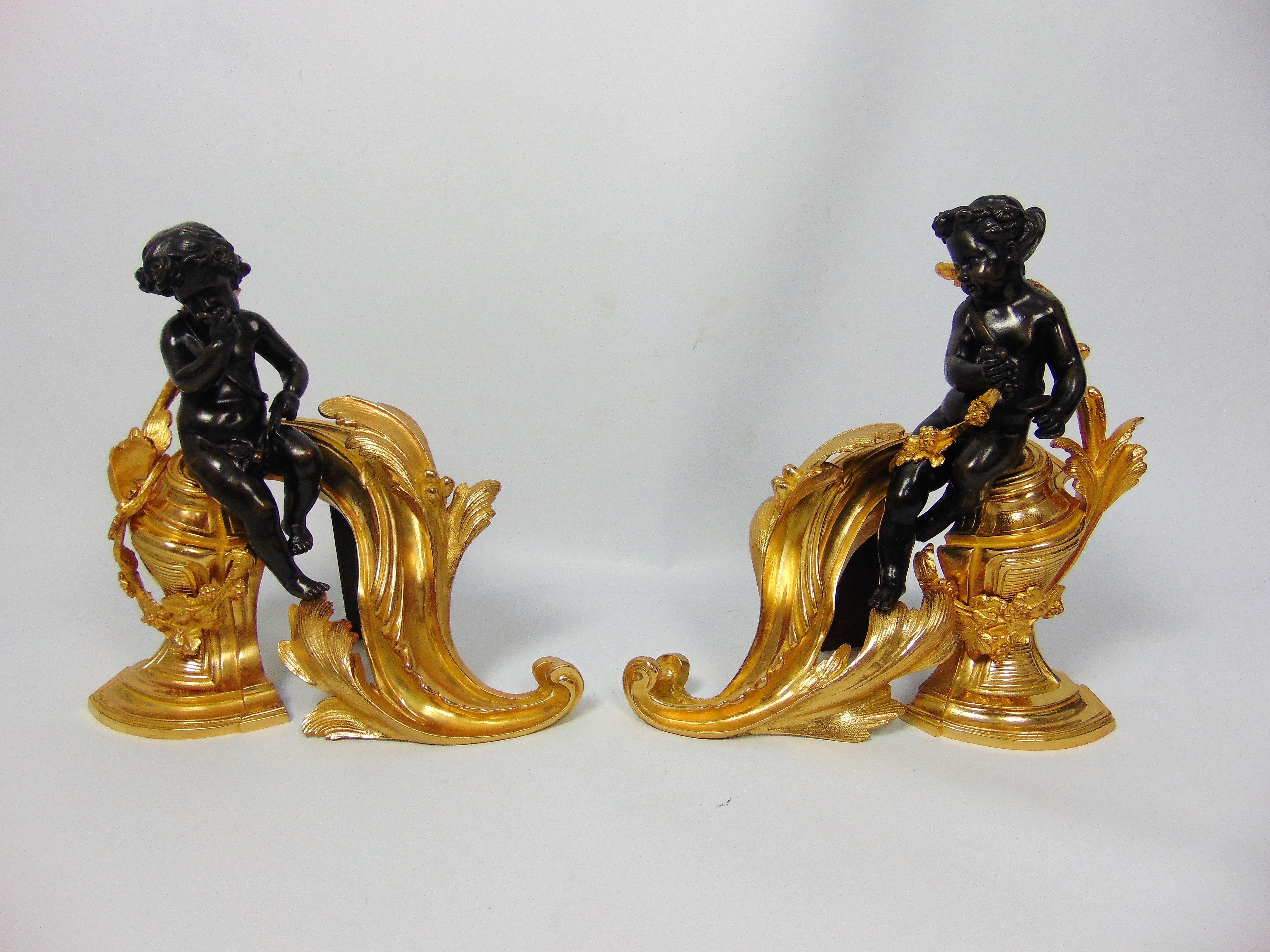 Rococo Pair Cast Chenet in the Form of Bronze Cherubs / Putti
