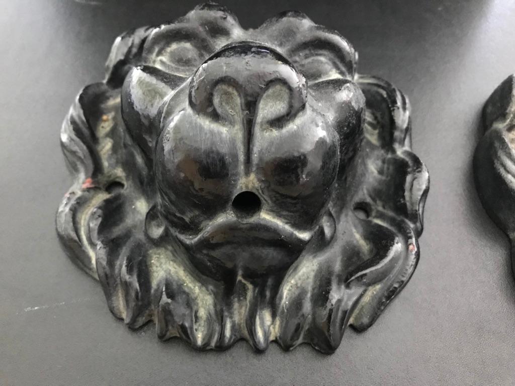 Pair of Cast Iron Lion Head Wall Ornament Fountains 3