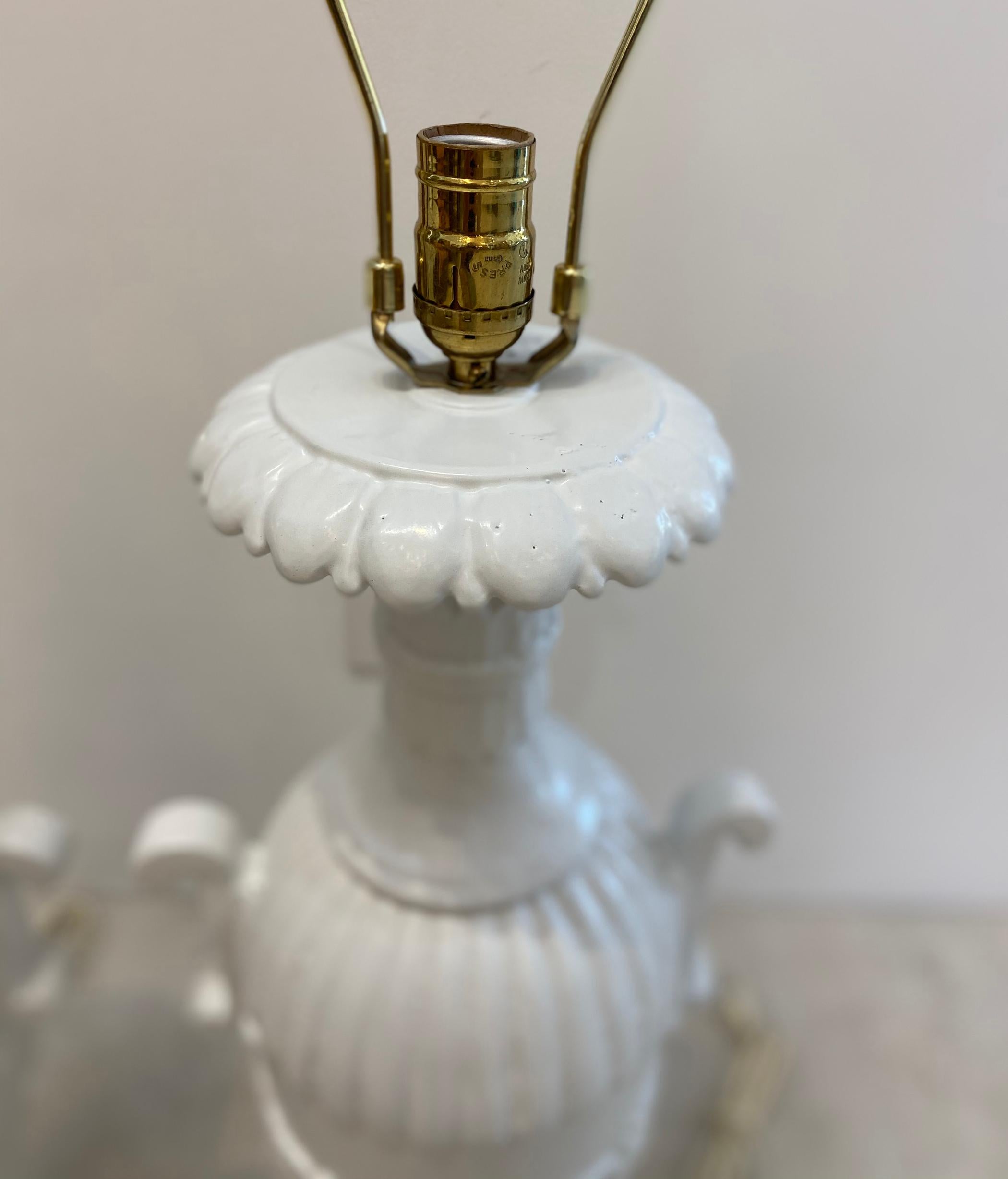 Pair of Cast Iron White Table Lamps, circa 1920s In Good Condition In West Palm Beach, FL