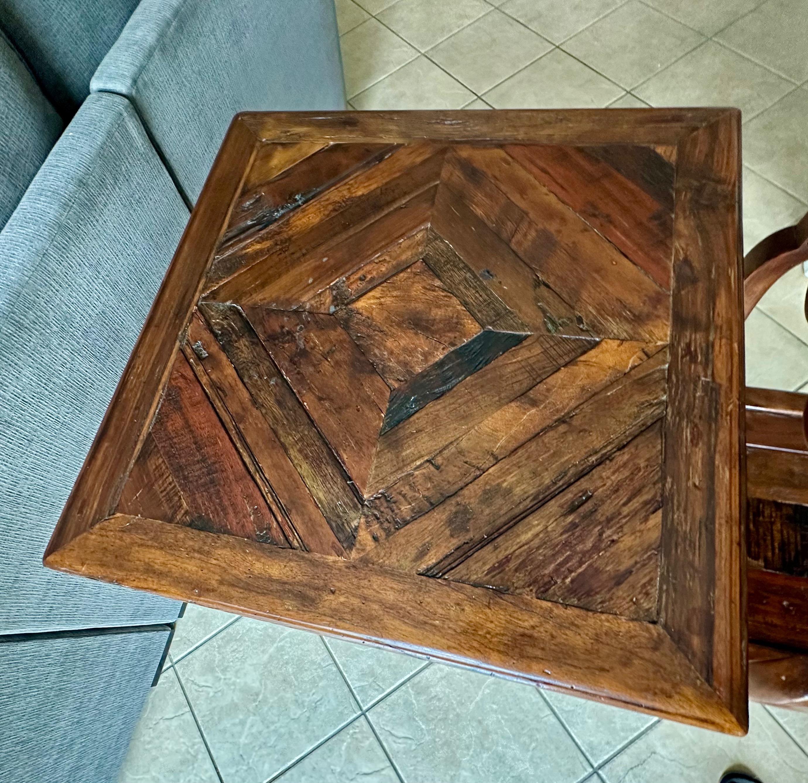 Pareja de mesas auxiliares de madera recuperada Castle Bromwich Theodore Alexander en venta 6