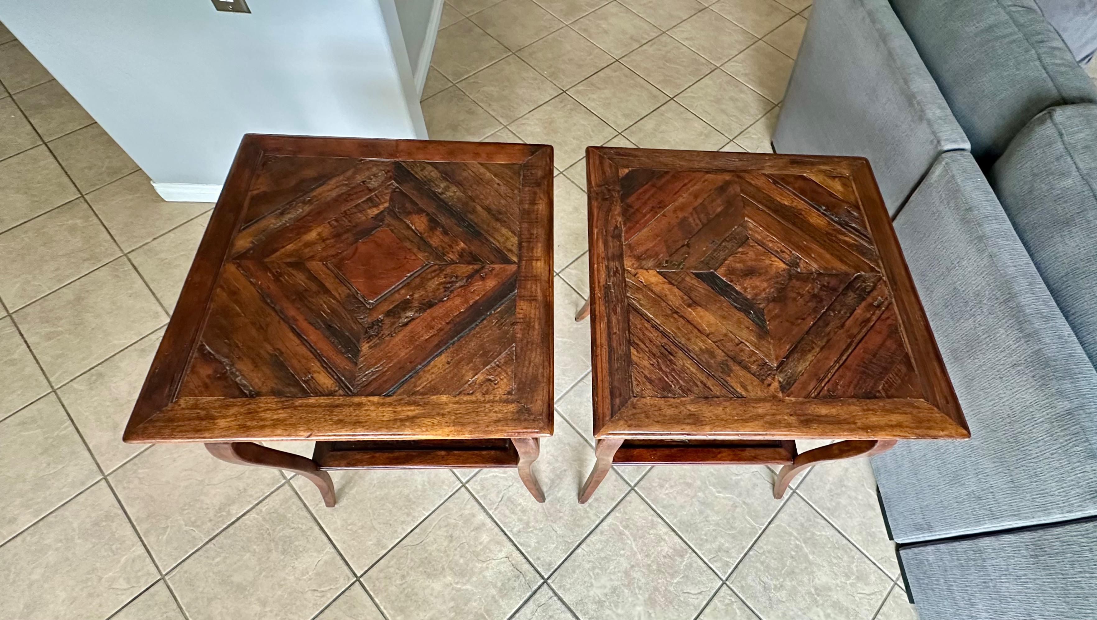 Pareja de mesas auxiliares de madera recuperada Castle Bromwich Theodore Alexander en venta 3