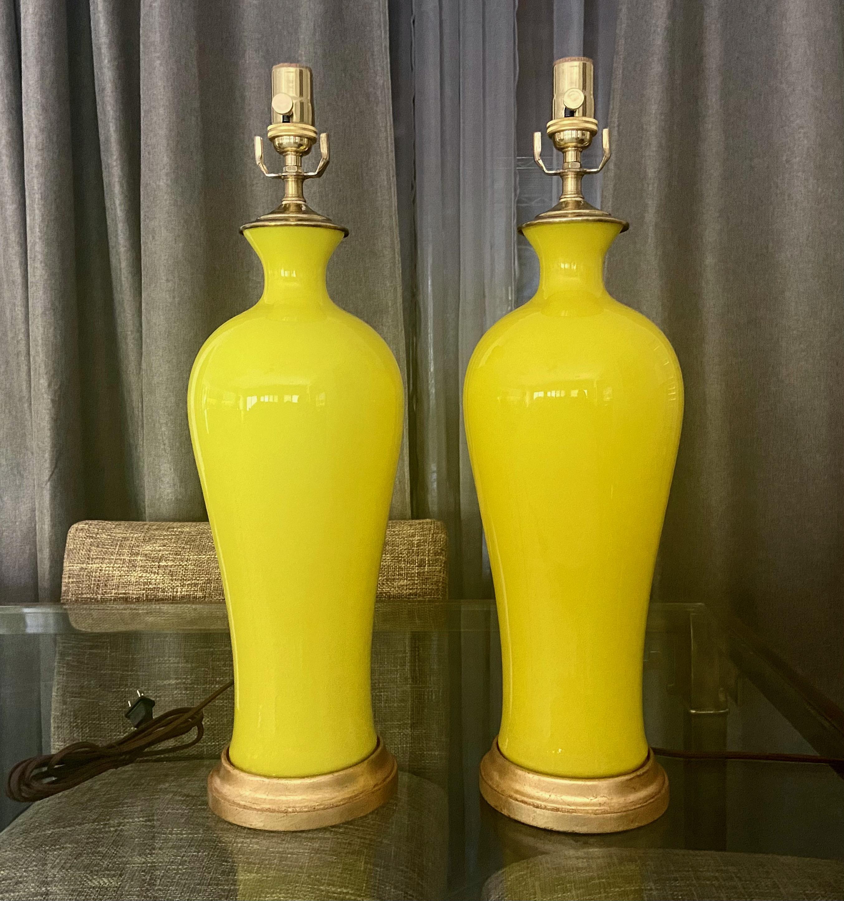 Pair Cenedese Murano Bright Yellow Table Lamps In Good Condition For Sale In Palm Springs, CA