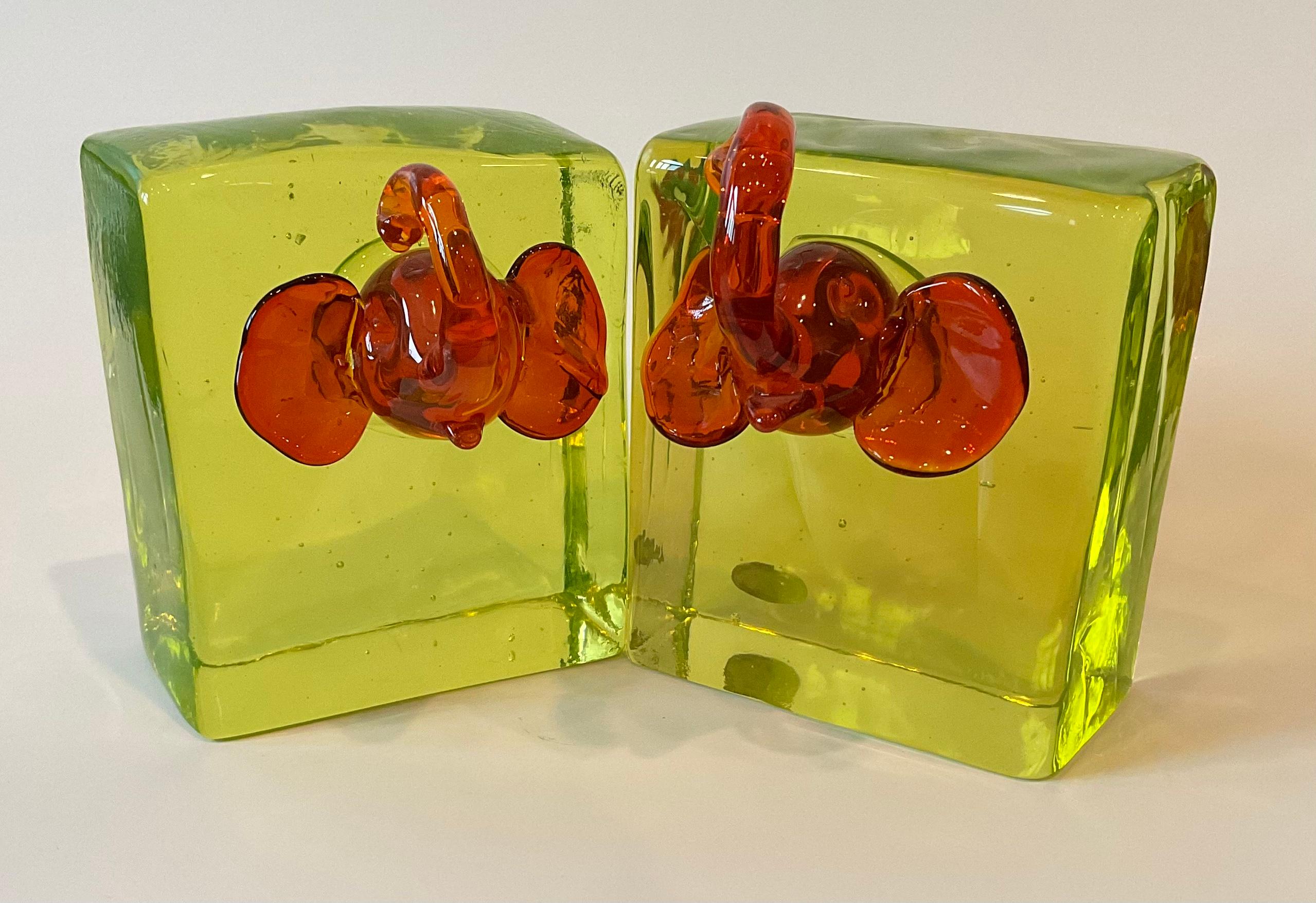 Mid-20th Century Pair Cenedese Murano Vaseline Glass Bookends with Applied Elephant Decoration For Sale