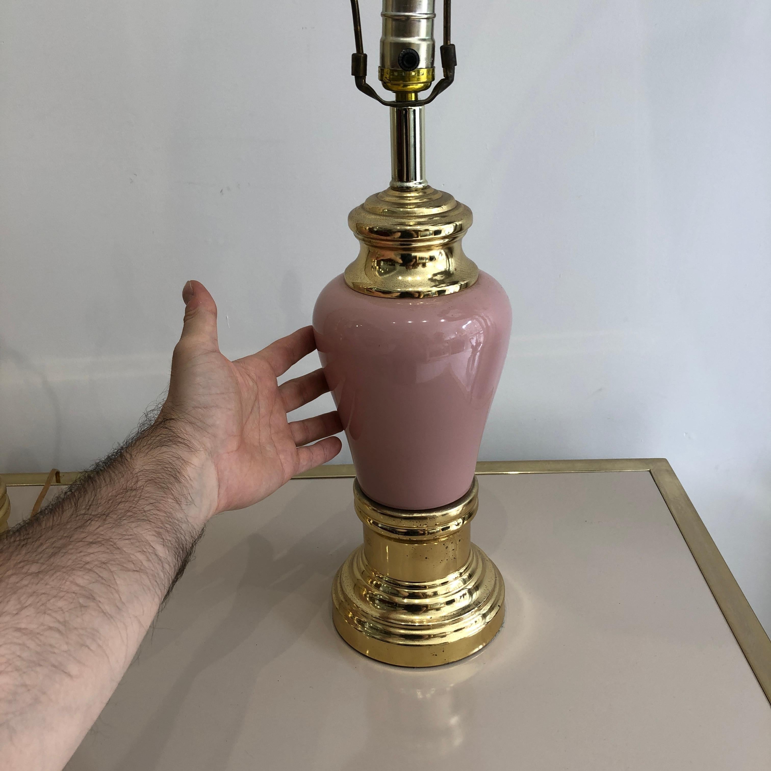 Pair Ceramic Pink Brass Gold Table Lamps Mid-Century 1970s Vintage Hollywood  For Sale 1