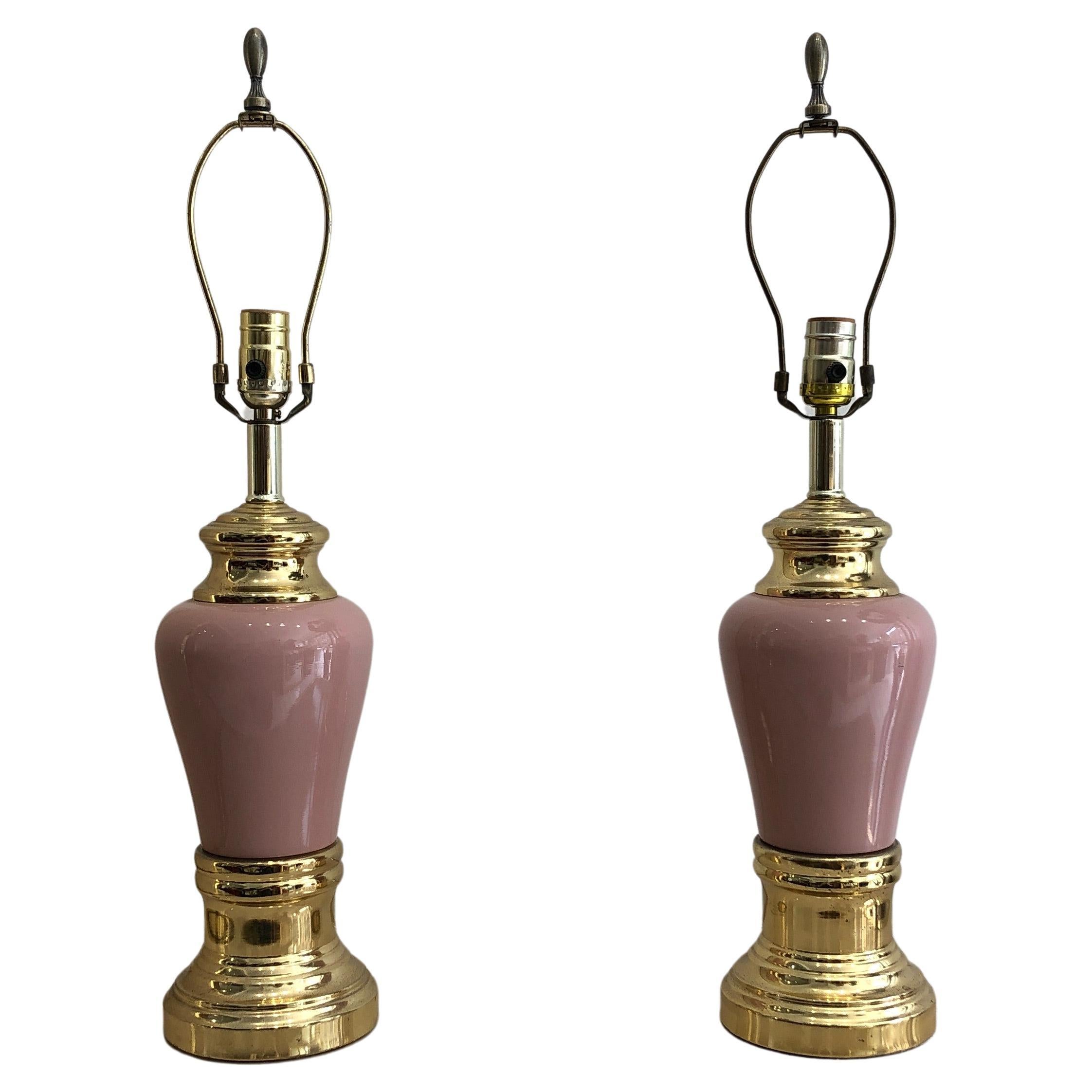 Paar Keramik-Tischlampen, Rosa, Messing, Gold, Mid-Century, 1970er Jahre, Vintage, Hollywood