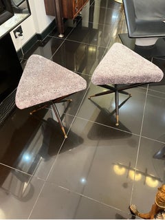 Paire de tabourets ou ottomans triangulaires Cesare Lacca