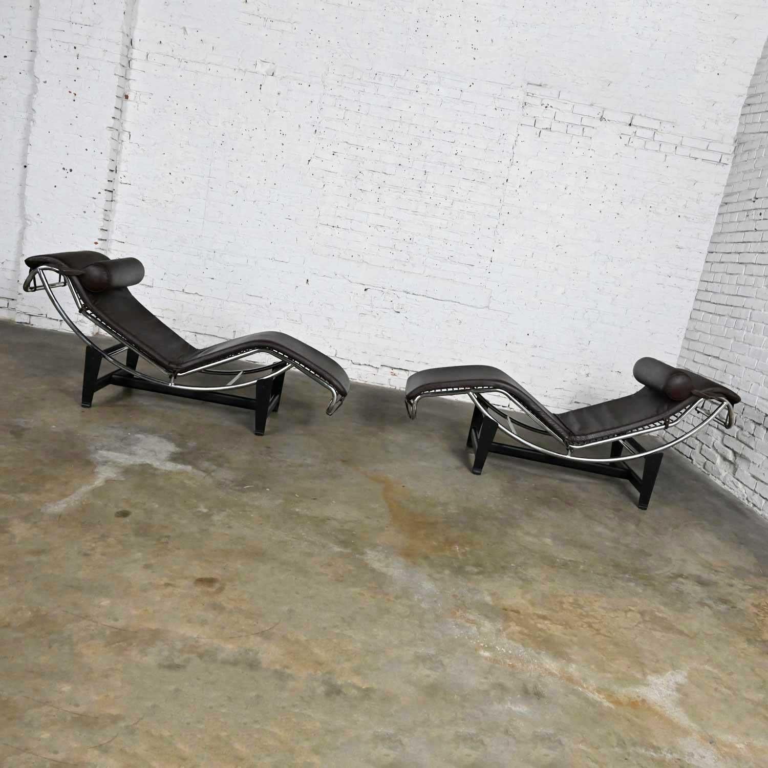 Pair Chaise Lounge Chairs Brown Leather & Chrome Style Le Corbusier LC4 For Sale 2