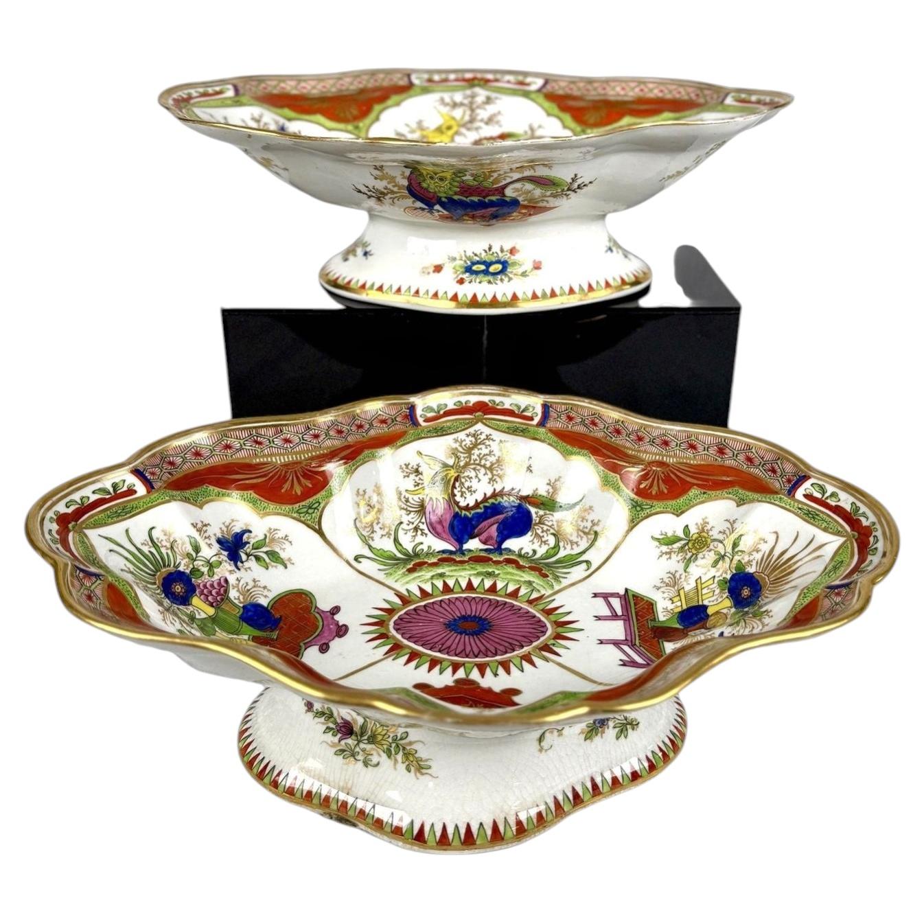Paire de compotes en porcelaine Chamberlains Worcester avec dragon dans des compartiments c1820 en vente