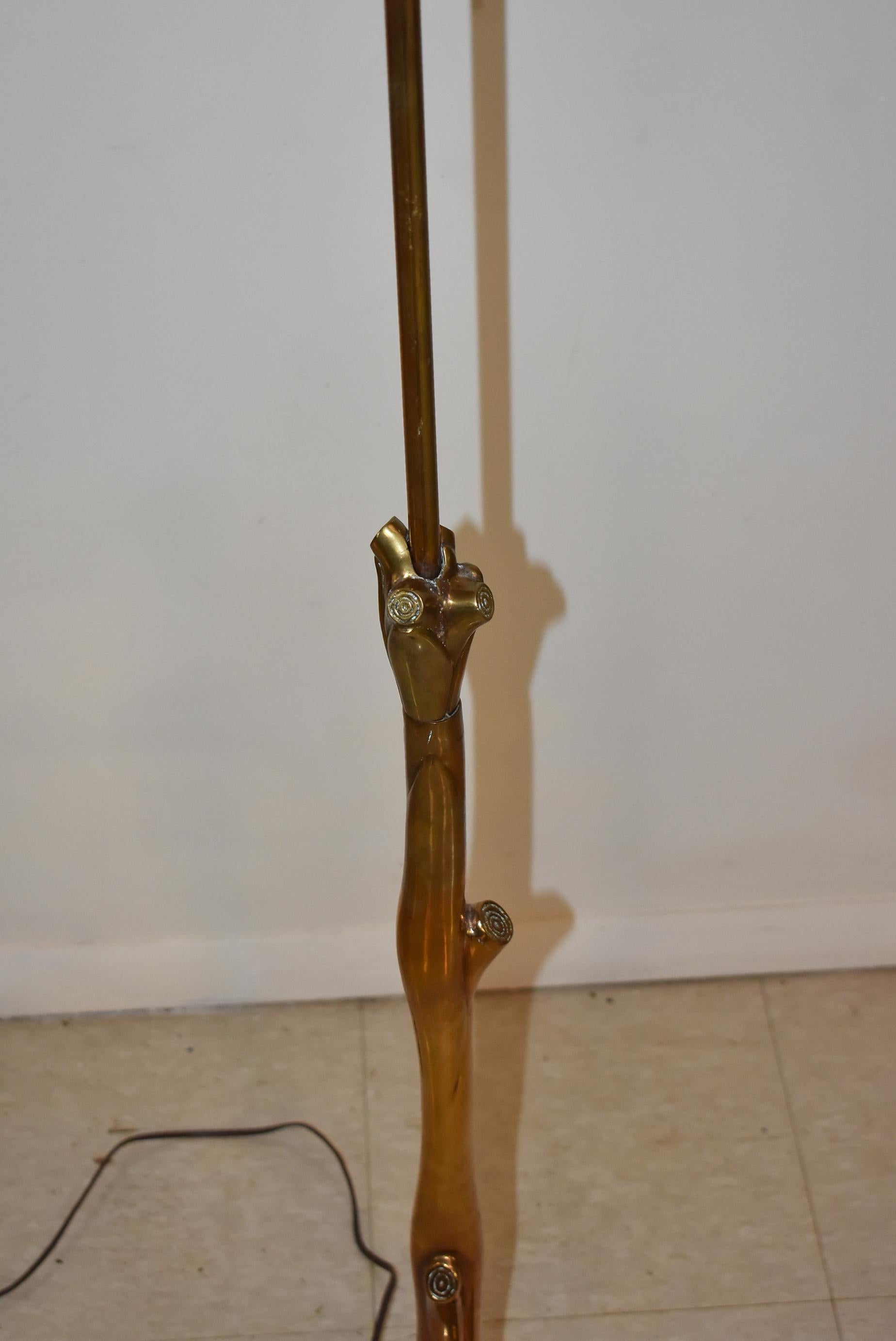 XX secolo Coppia di lampade da terra regolabili Chapman Brass Palm Tree Faux Boi in vendita