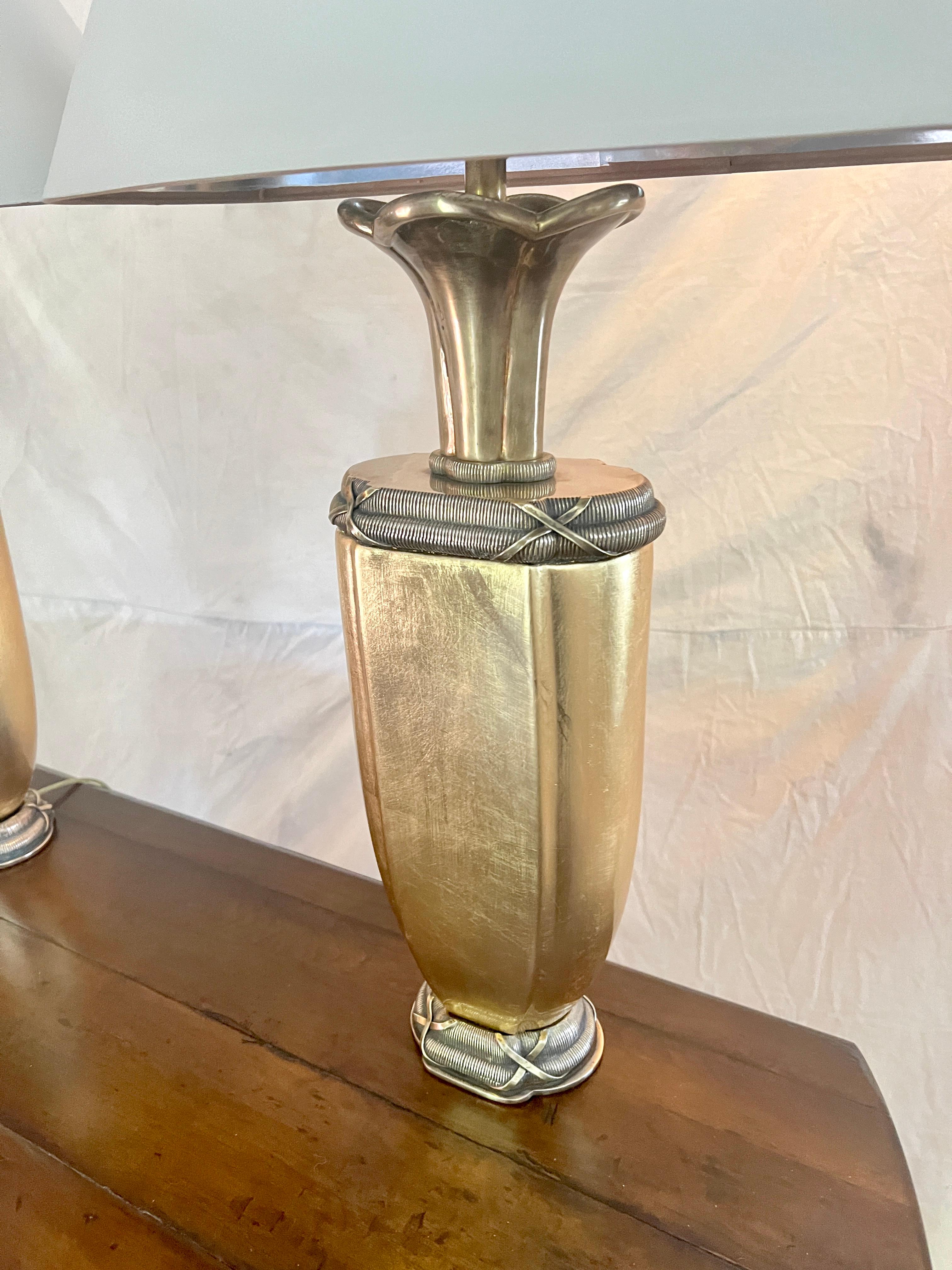 Par Chapman Detalles de Latón Encaje Pan de Oro sobre Cuerpo de Bronce, Pantalla Elíptica en venta 1