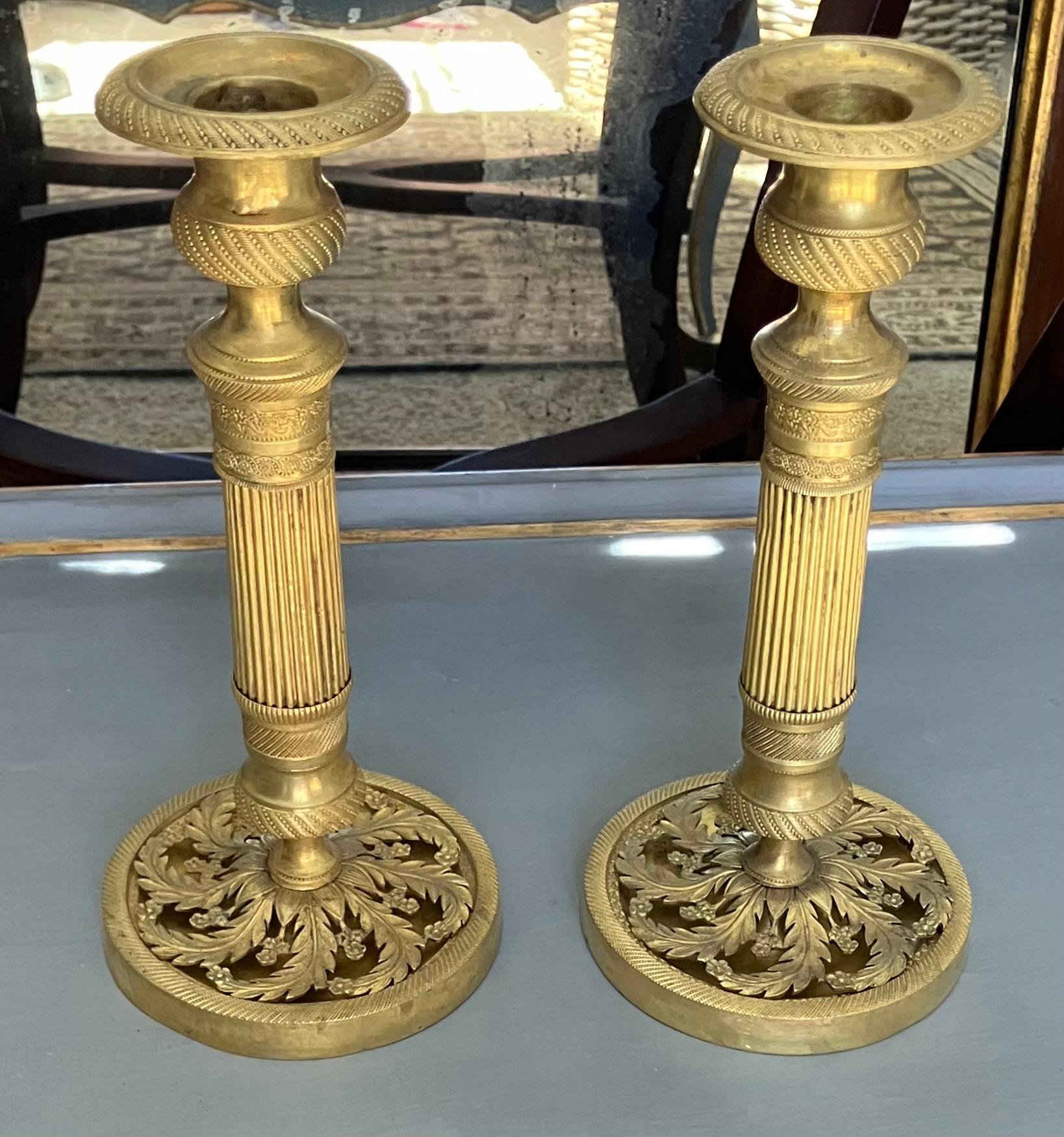 Carlo X Coppia di candelieri in ormolu Charles X in vendita