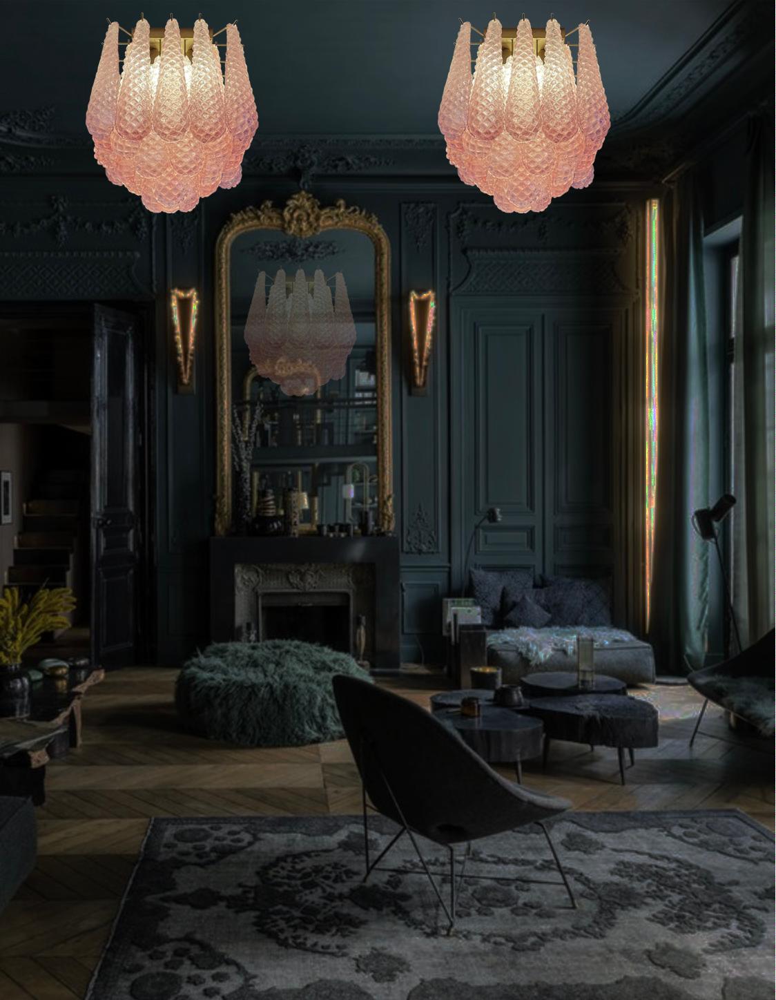 Coppia di affascinanti lampadari da soffitto a foglie rosa di Murano in vendita 8