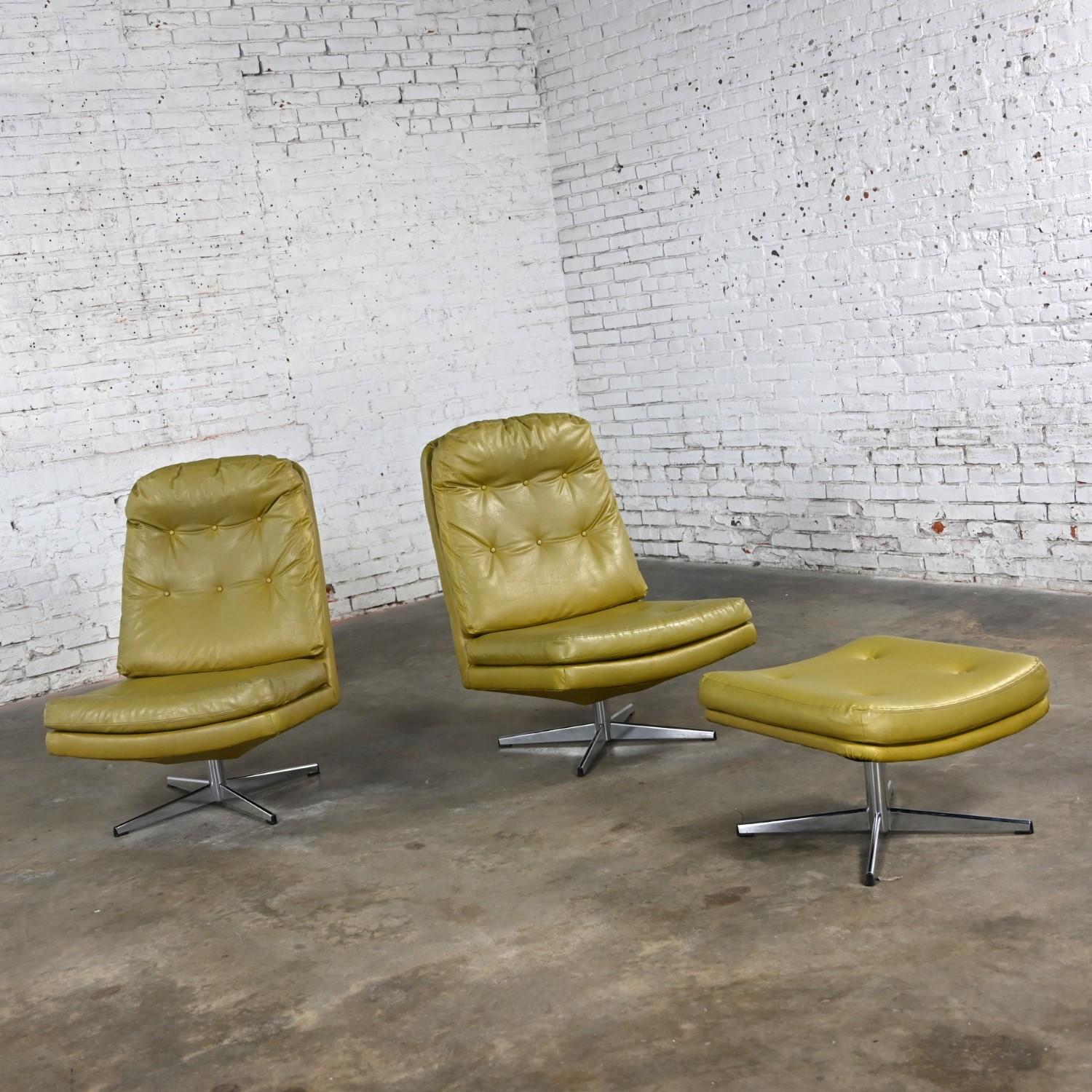 Paire de chaises longues pivotantes Chartreuse en faux cuir et un pouf style Overman en vente 6