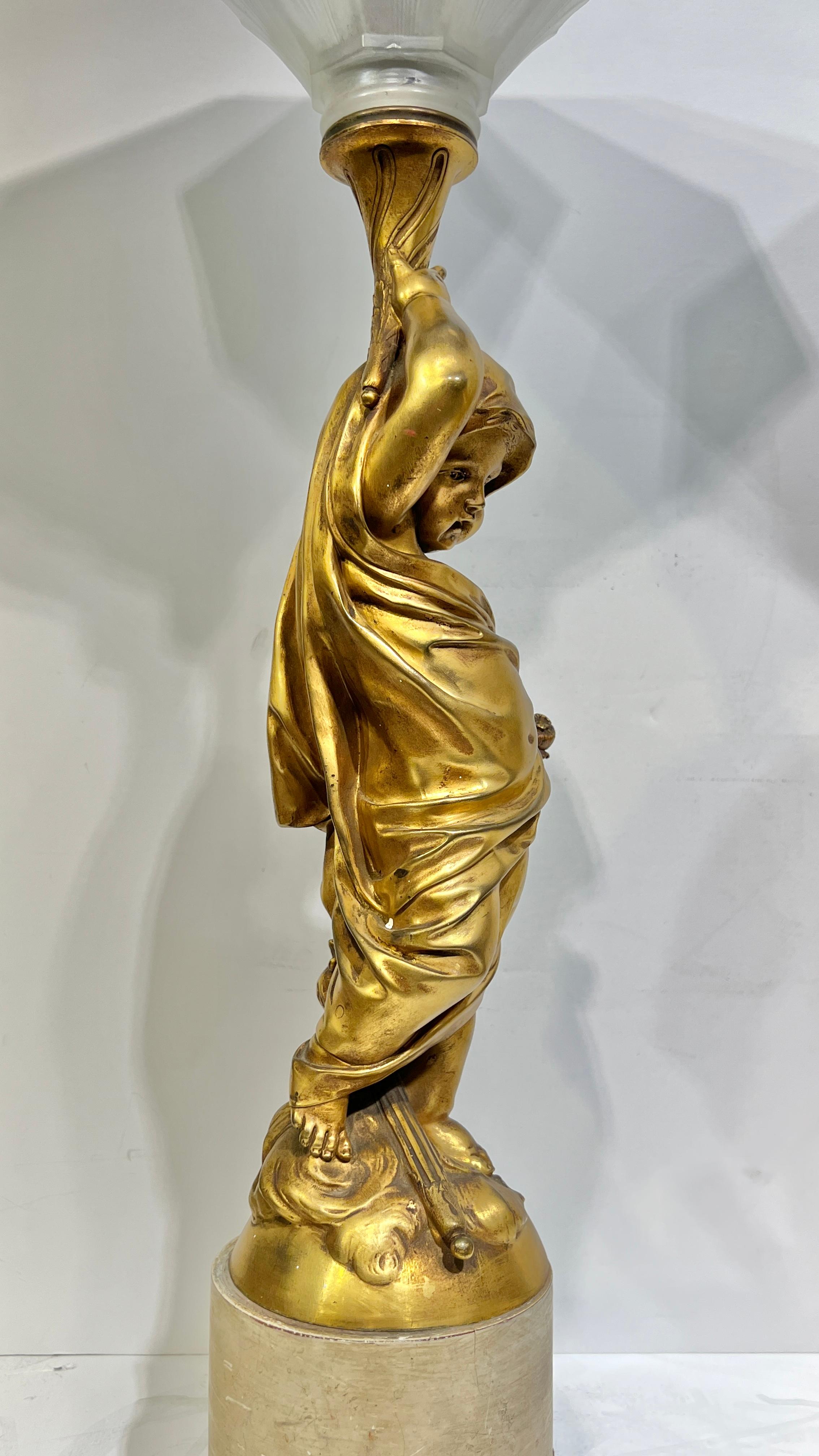 Pair Cherub Figurative Gilt Bronze Table Lamps im Angebot 2