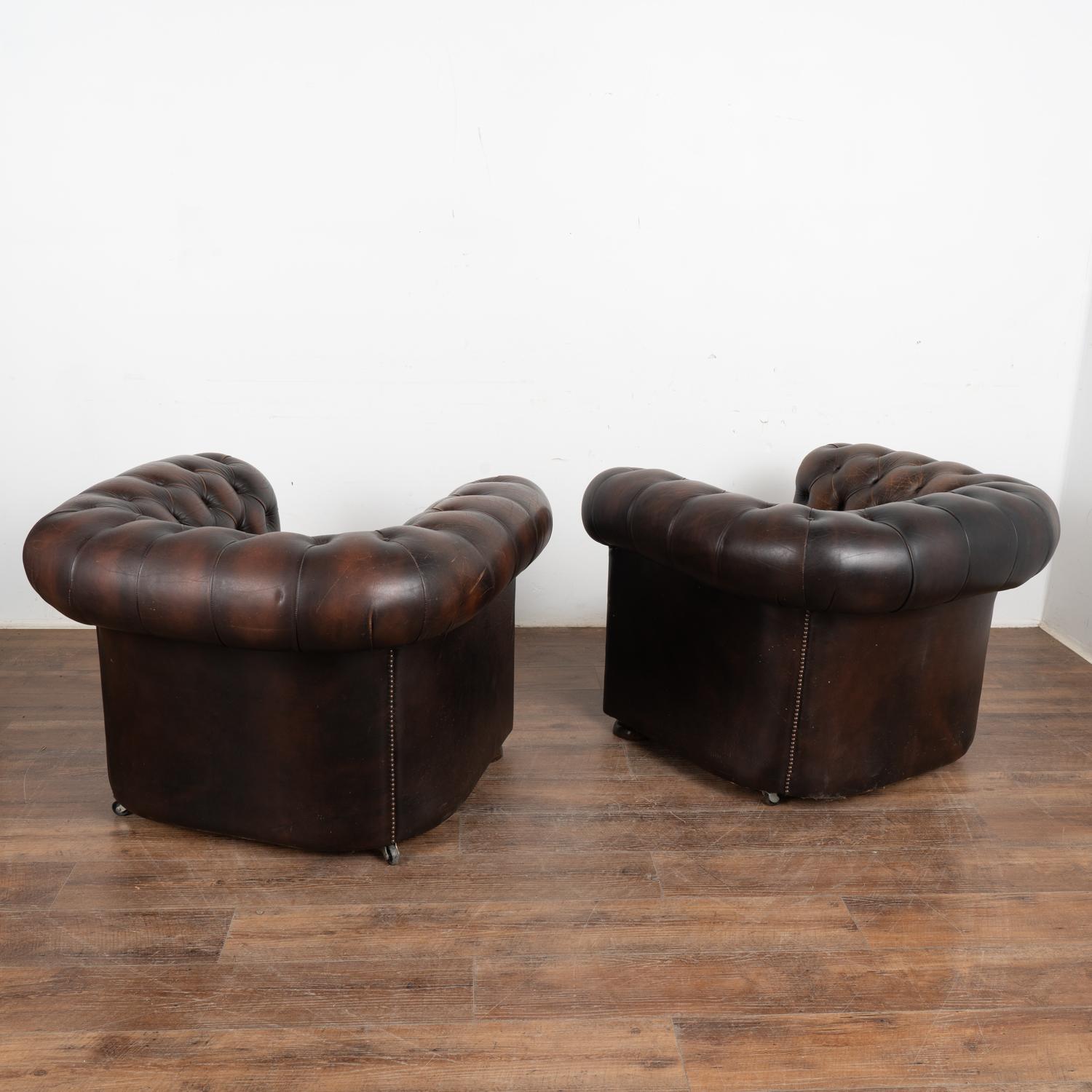 Pair, Chesterfield Brown Leather Armchair Club Chairs, Denmark circa 1940-60 For Sale 8