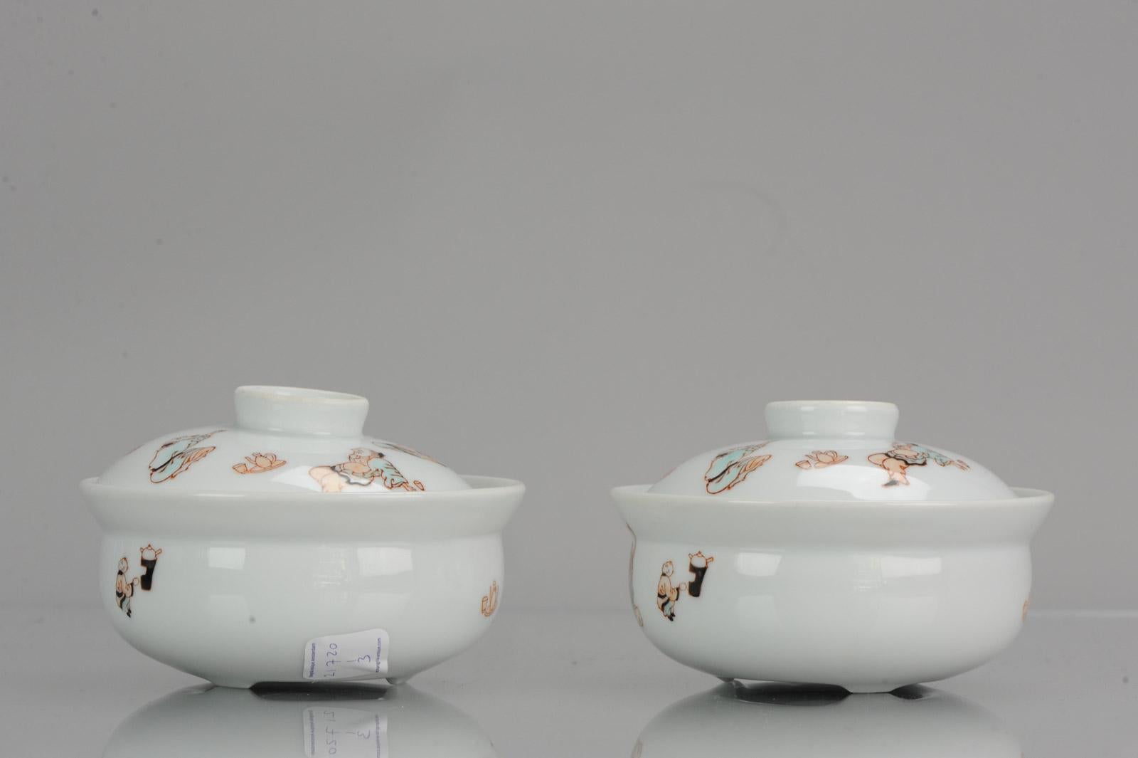 Pair of China 20th-21st Century Figural Calligraphy Bowls Chinese Porcelain PROC In Excellent Condition For Sale In Amsterdam, Noord Holland