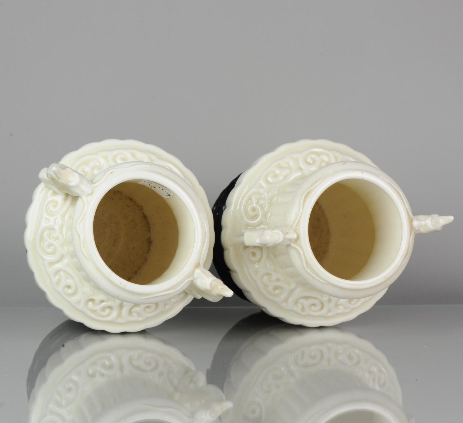 Paire de vases en porcelaine blanche monochrome Dehua 1978 Chine PRoC en vente 12