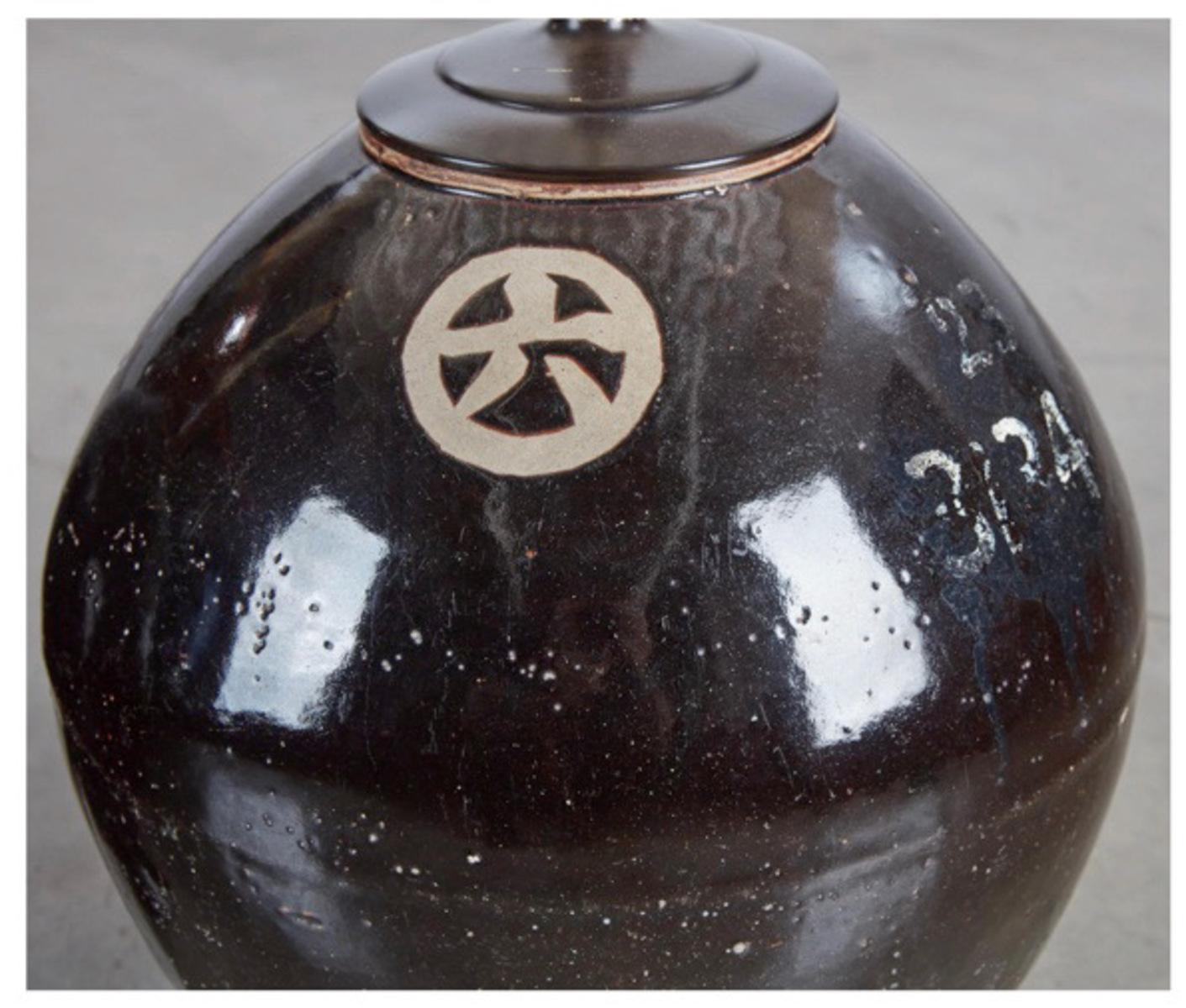 Chinese Pair Japanese 19th Century Ceramic Storage Jar Lamps, Billy Haines Attributed For Sale