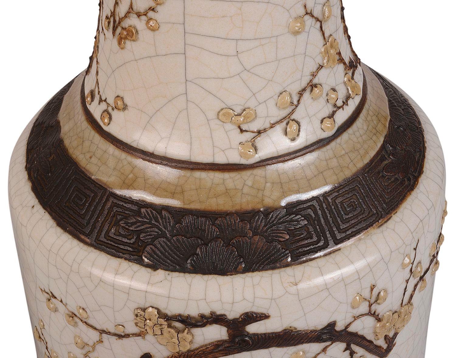 Paar chinesische Craquelé-Vasen/Lampen aus dem 19. Jahrhundert im Zustand „Gut“ im Angebot in Brighton, Sussex