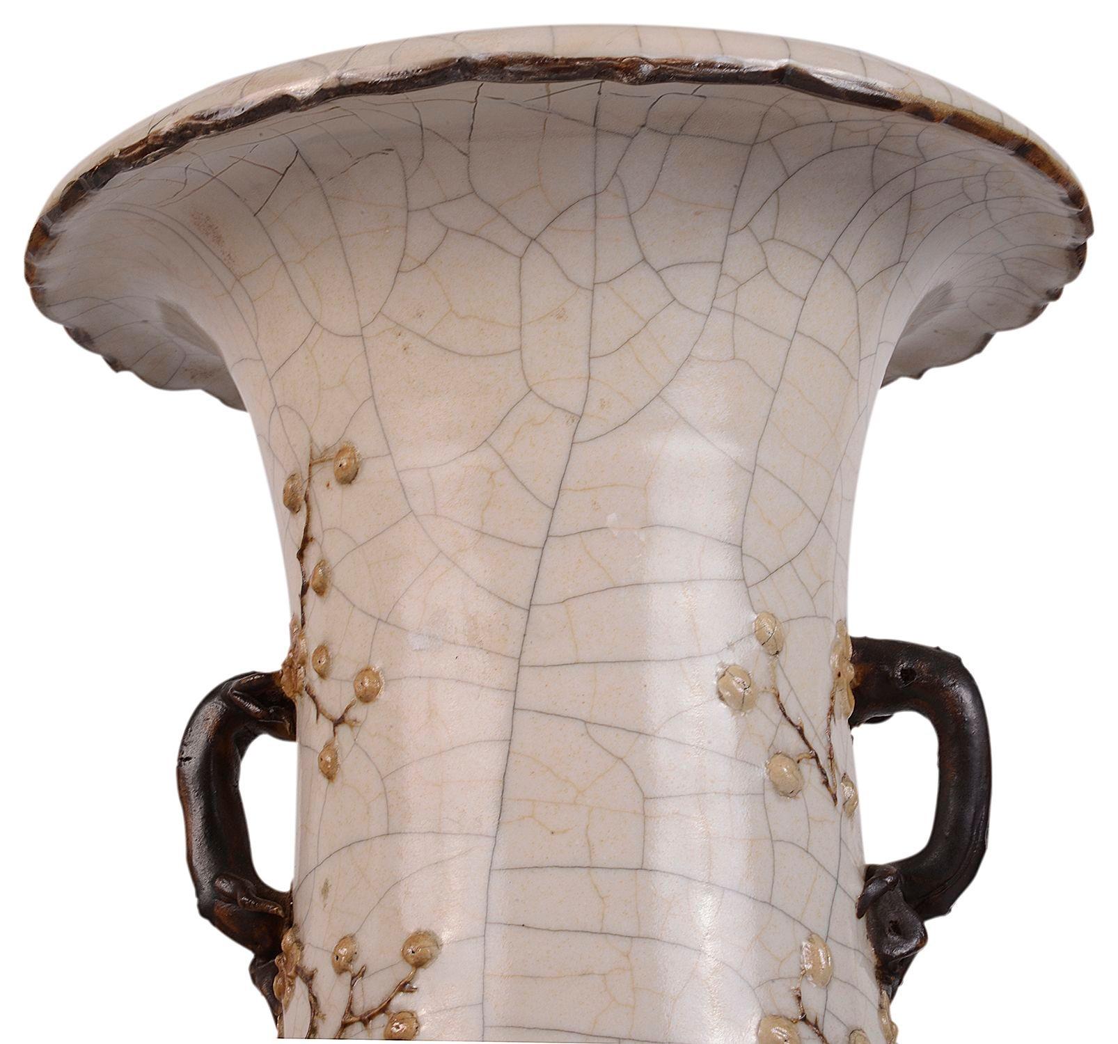 Paar chinesische Craquelé-Vasen/Lampen aus dem 19. Jahrhundert (Porzellan) im Angebot