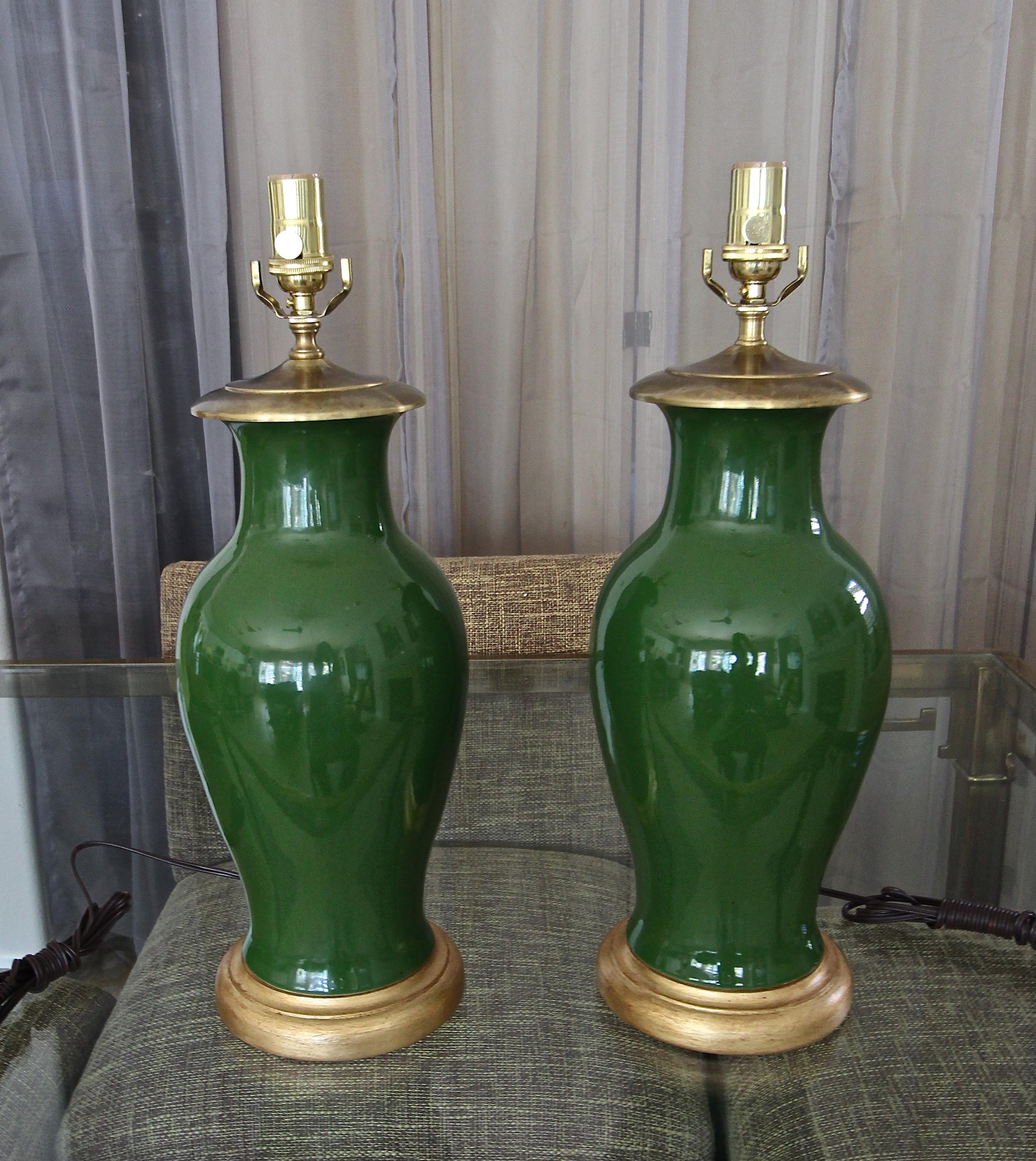 Pair of Chinese Asian Dark Green Porcelain Table Lamps In Good Condition In Palm Springs, CA