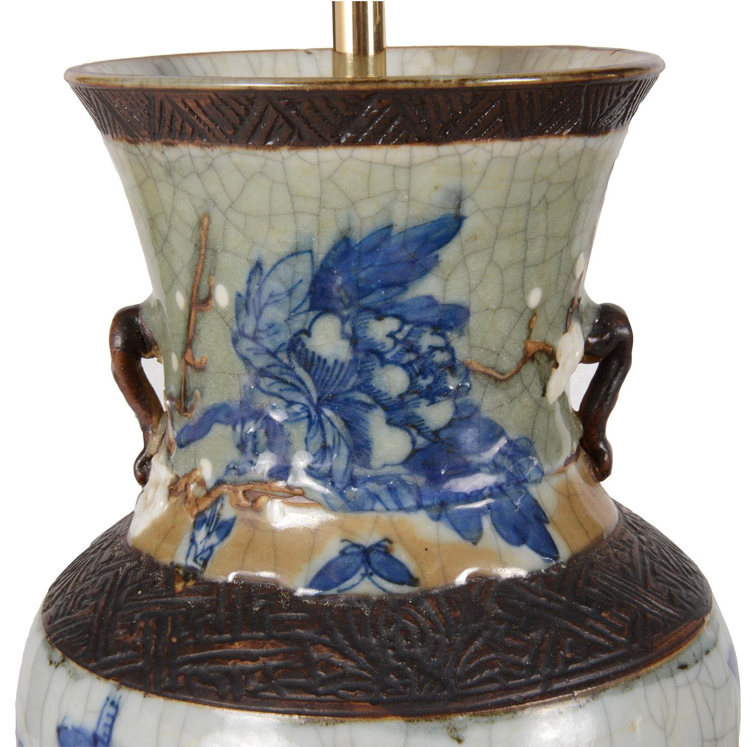 Exportation chinoise Paire de lampes chinoises bleues et blanches en forme de craquelures, XIXe siècle en vente