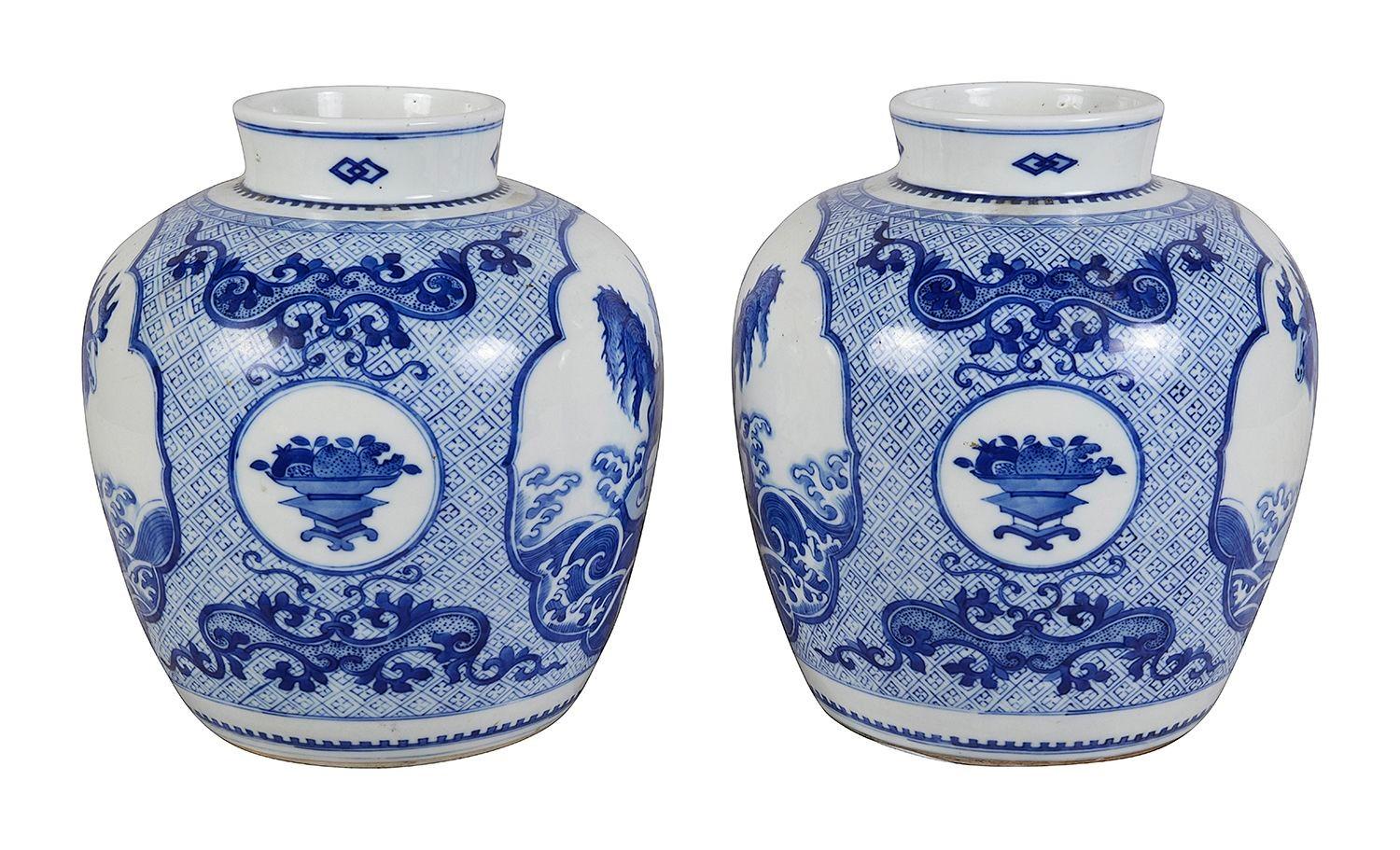 Paar chinesische blau-weiße Ginger Jar Vasen / Lampen, C19. (Handbemalt) im Angebot