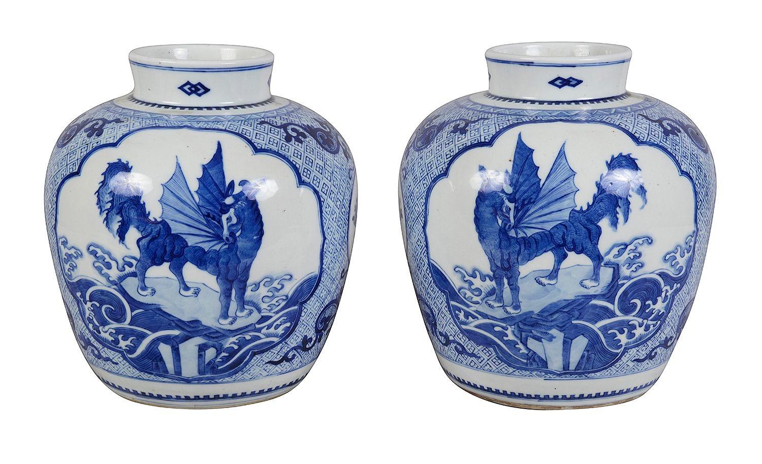 Paire de vases/lampes chinoises en verre JAR bleu et blanc, 19e siècle. Bon état - En vente à Brighton, Sussex