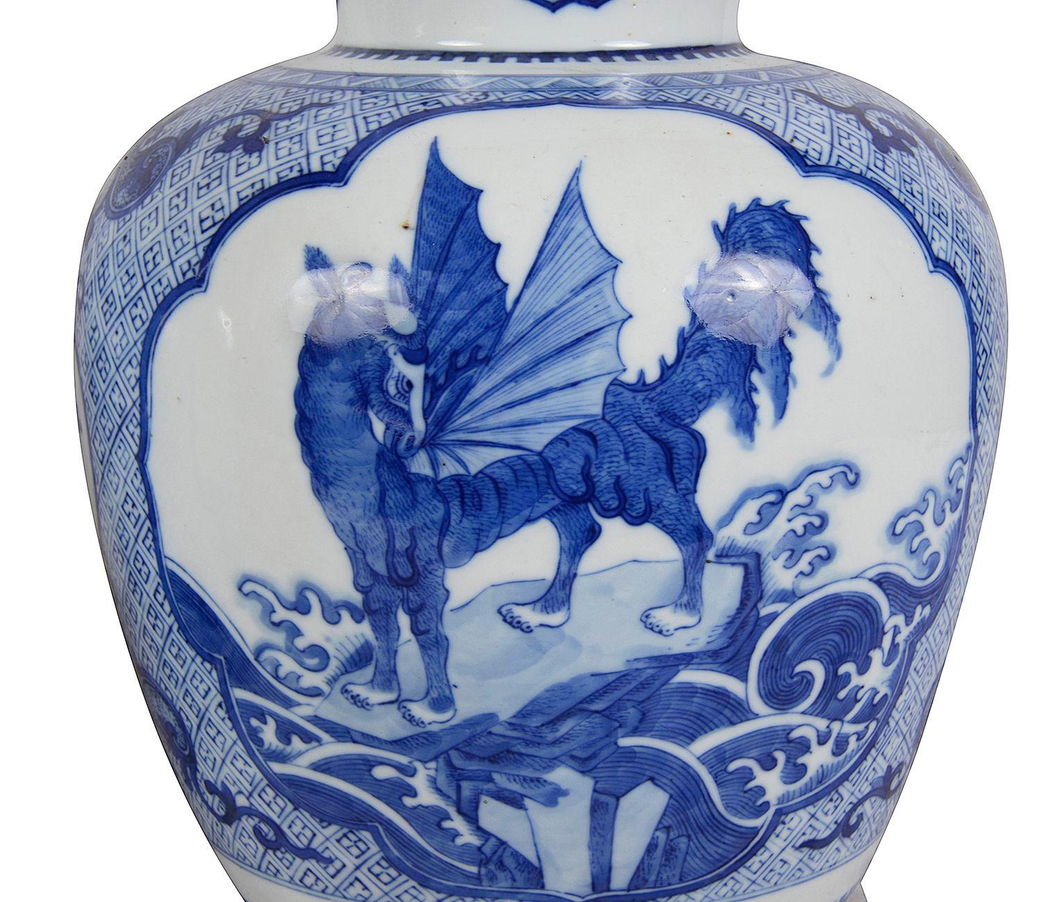 Paar chinesische blau-weiße Ginger Jar Vasen / Lampen, C19. (Porzellan) im Angebot