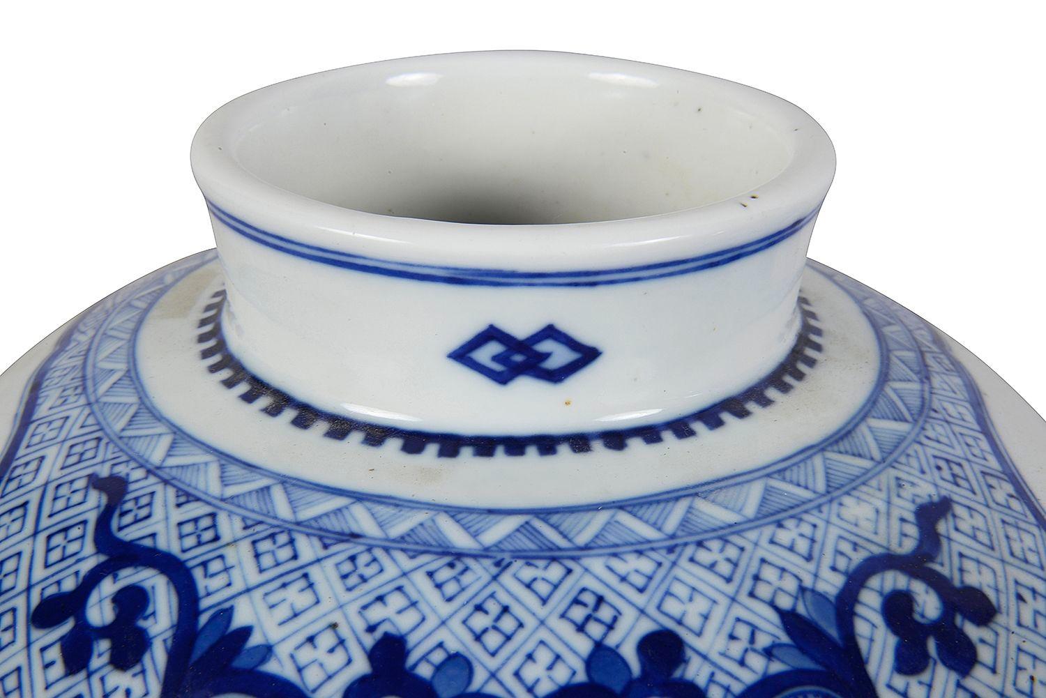 Pareja de jarrones/lámparas chinas de jengibre azul y blanco, S. XIX. en venta 1