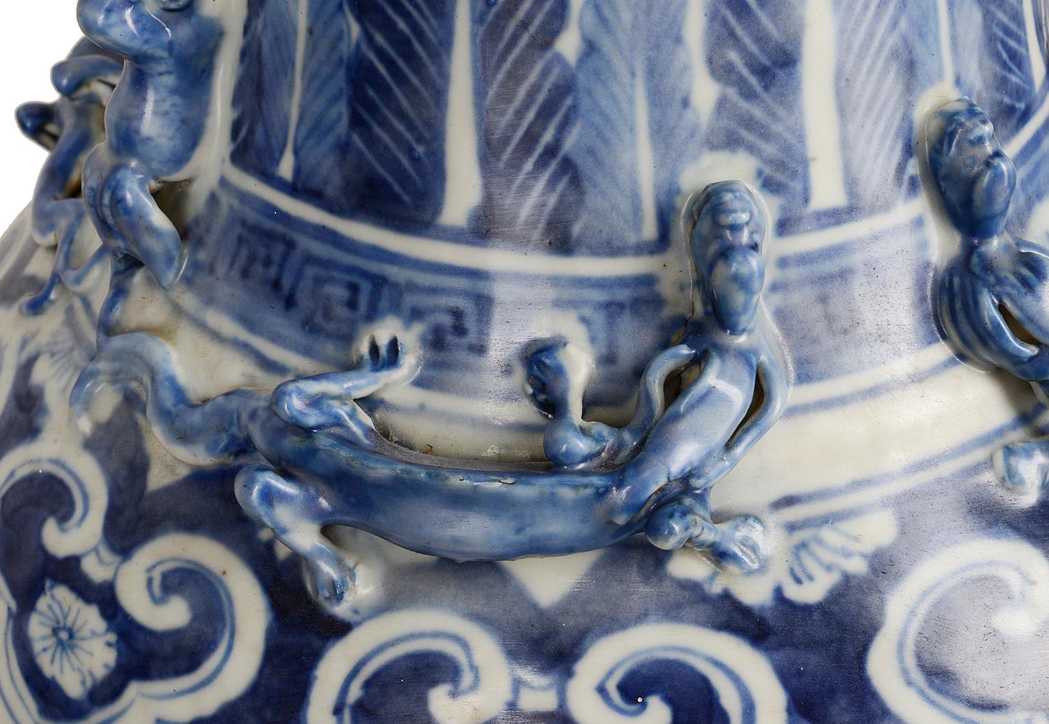 chinese blue and white vases
