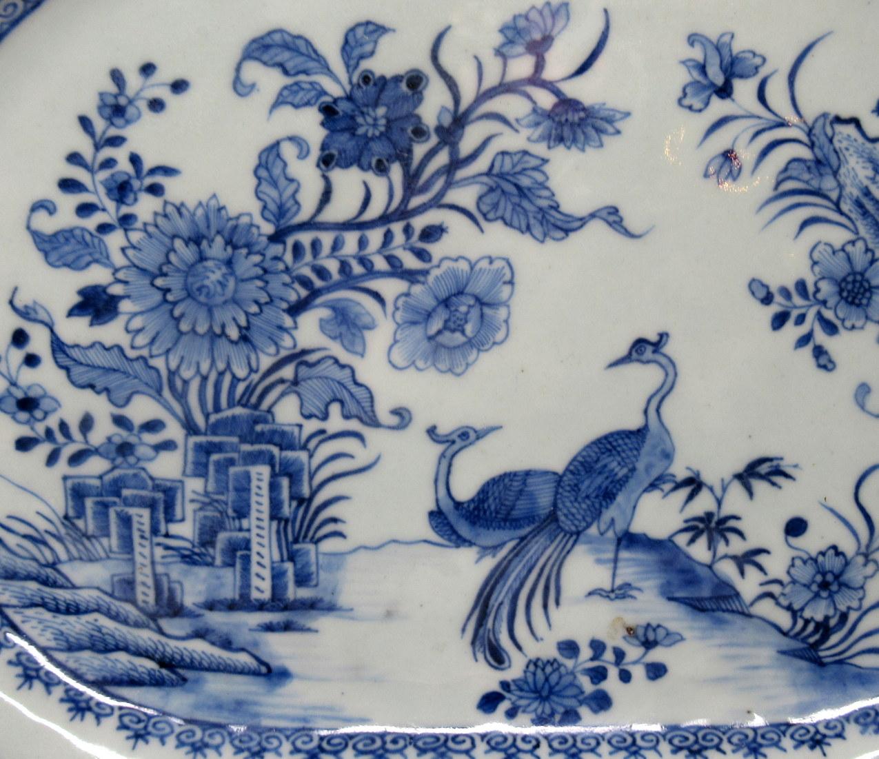 Chinese Canton Porcelain Blue White Plates Chargers Qianlong, 18th Century, Pair In Good Condition In Dublin, Ireland