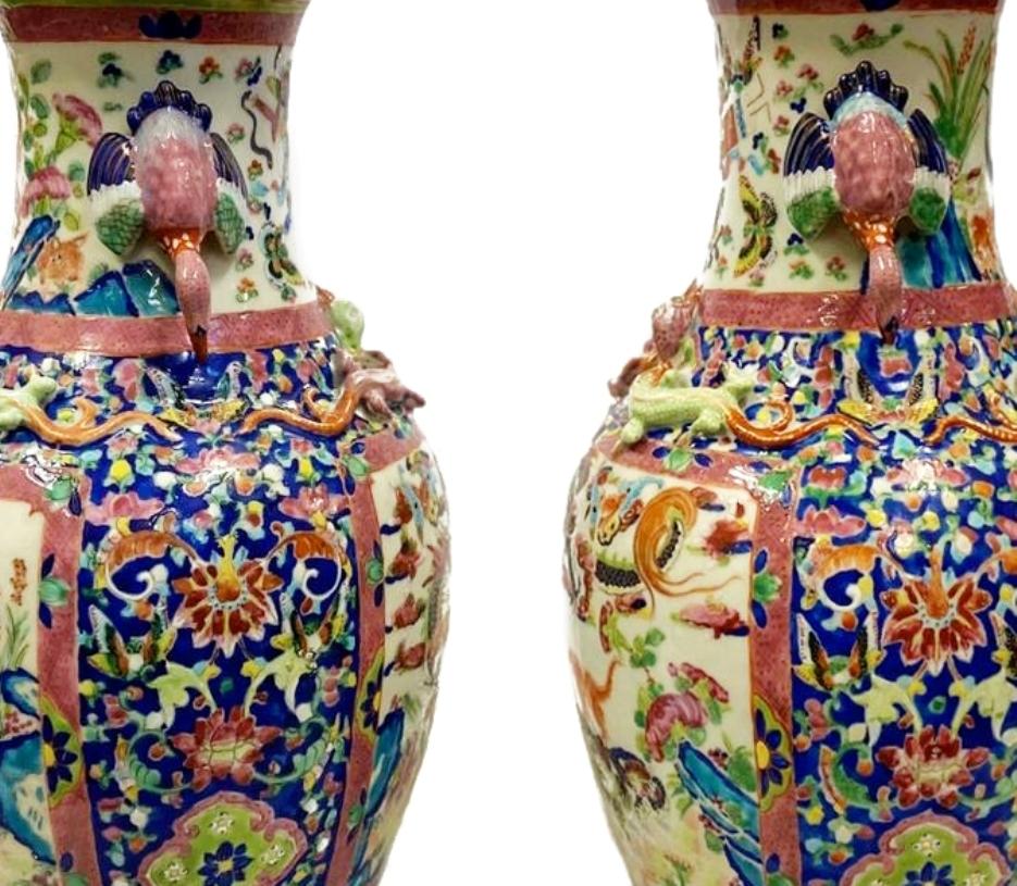 Paar chinesische Kanton-/Rosenmedaillon-Vasen / Lampen, 19. Jahrhundert im Zustand „Gut“ im Angebot in Brighton, Sussex