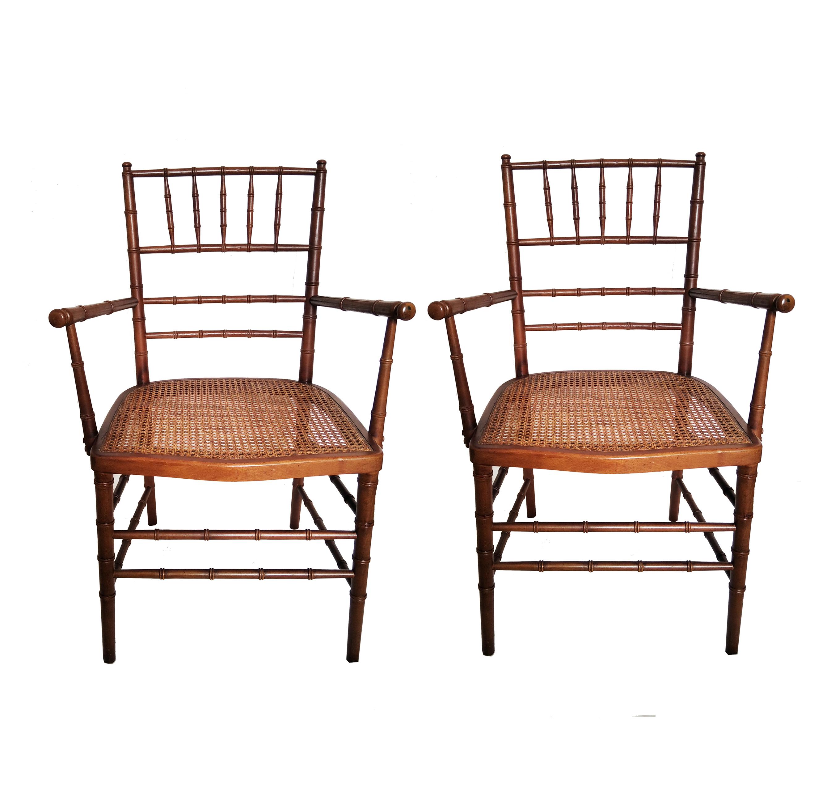 Midcentury Chinese Chippendale Faux bamboo brown archairs whit rattan seat
     *For shipments to Europe, US or UK, request a quote. We will look for 
       the tightest budget at the time
Midcetury wood dining armchair in faux bamboo 
Made in the