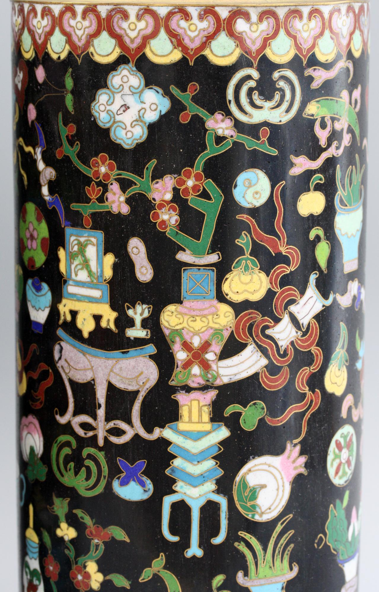 Paar chinesische zylindrische Cloisonné-Vasen für kostbare Objekte im Angebot 1