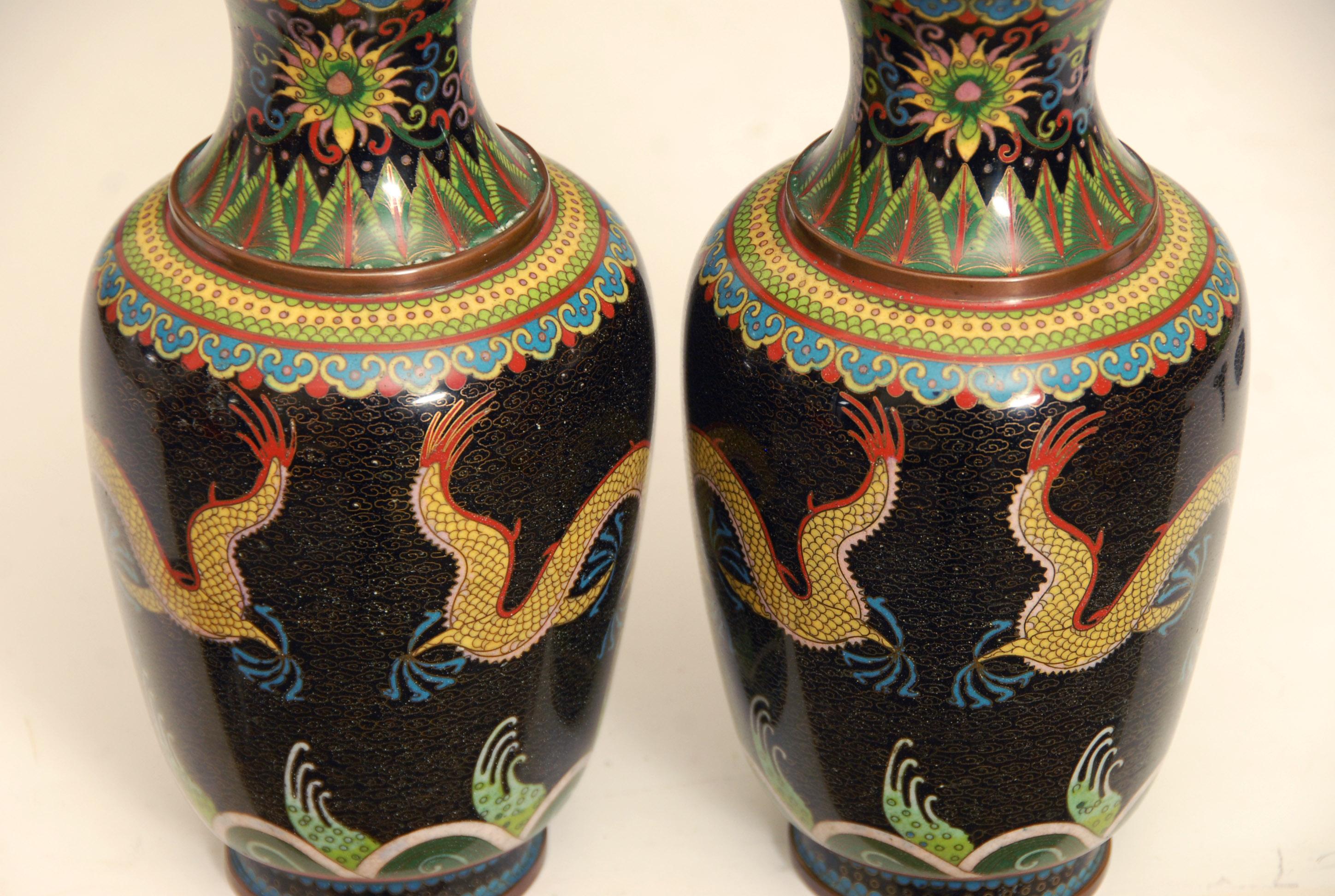 Qing Pair of Chinese Cloisonné Dragon Vases, Early 20th Century For Sale